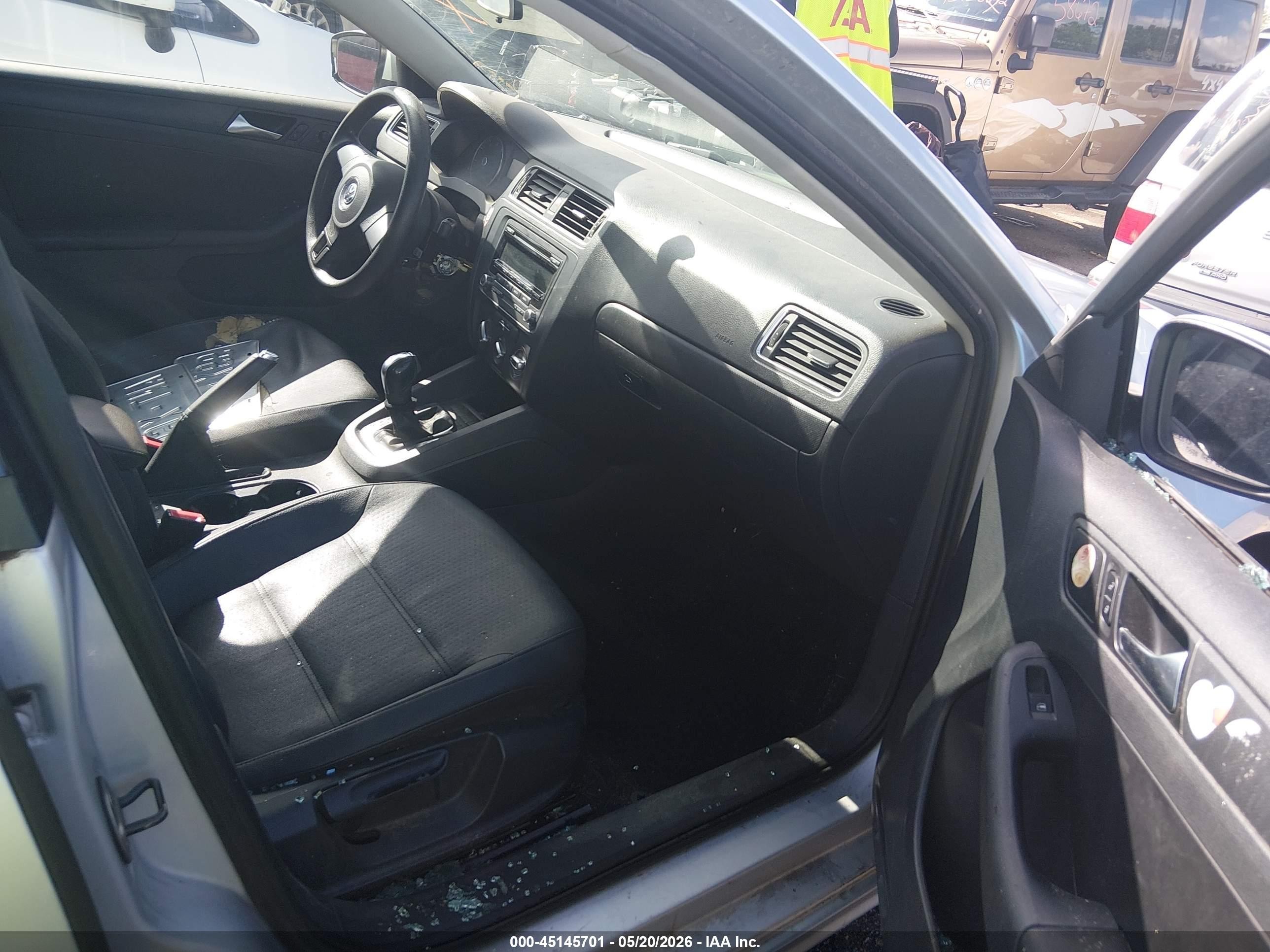 2012 Volkswagen Jetta 2.5l Se Silver vin: 3VWDP7AJ0CM028781