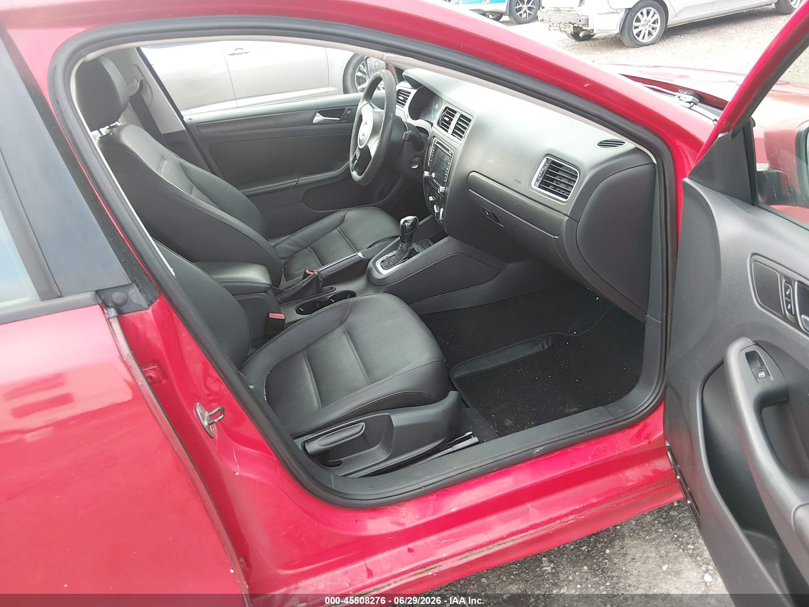 2012 Volkswagen Jetta 2.5l Se Red vin: 3VWDP7AJ0CM124538