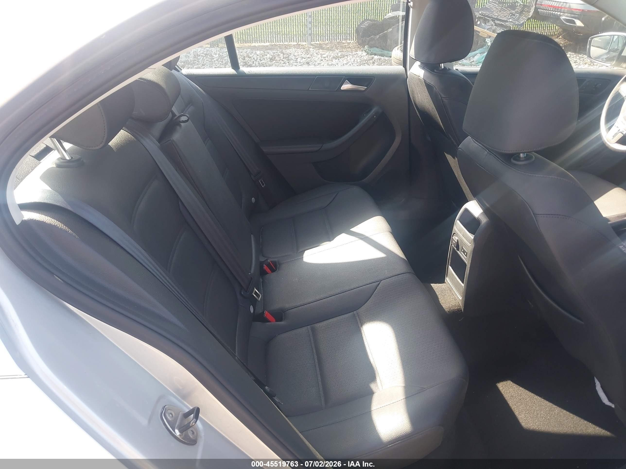 2012 Volkswagen Jetta 2.5l Se Silver vin: 3VWDP7AJ0CM350241