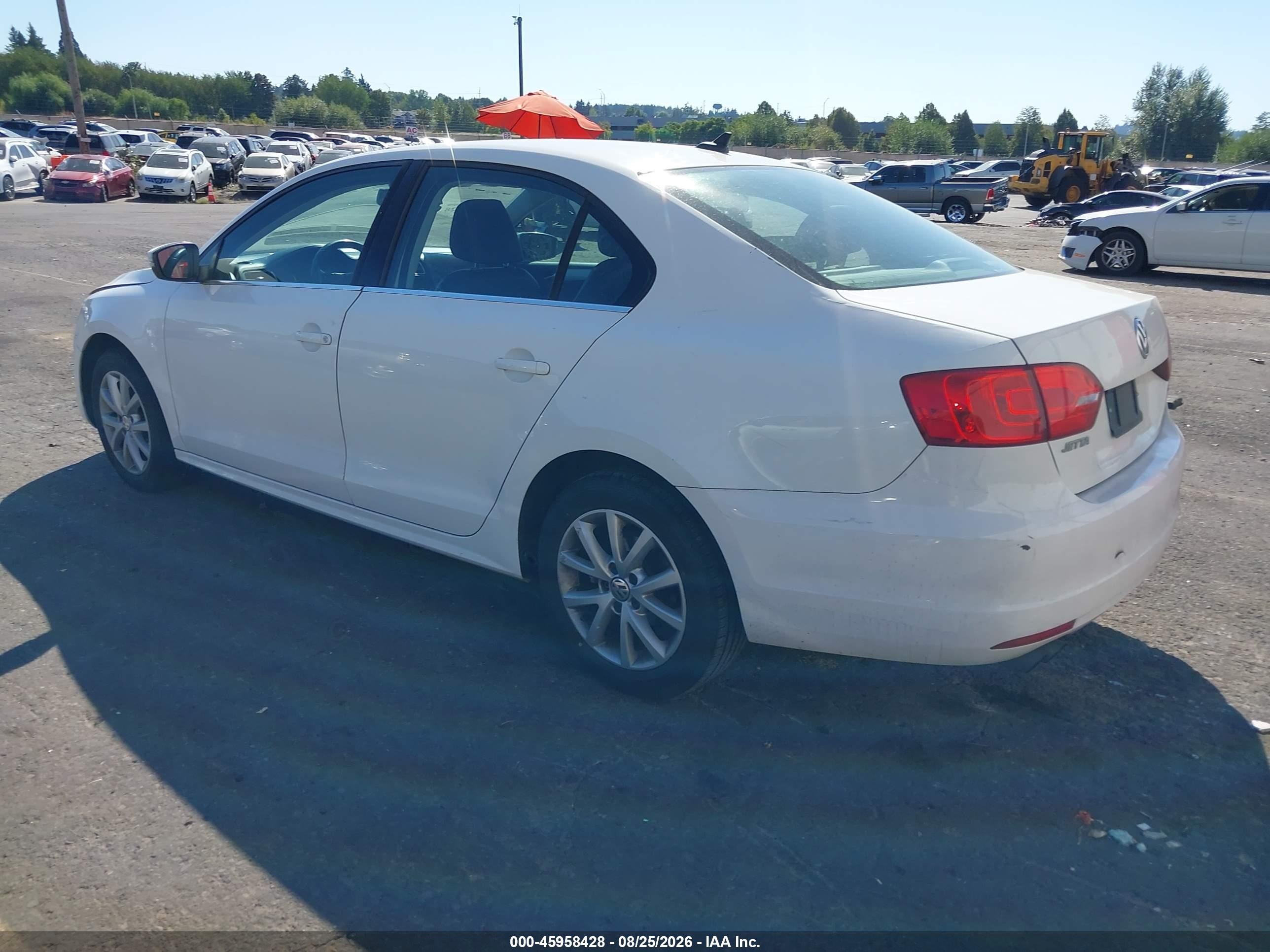 2013 Volkswagen Jetta 2.5l Se Белый vin: 3VWDP7AJ0DM384827