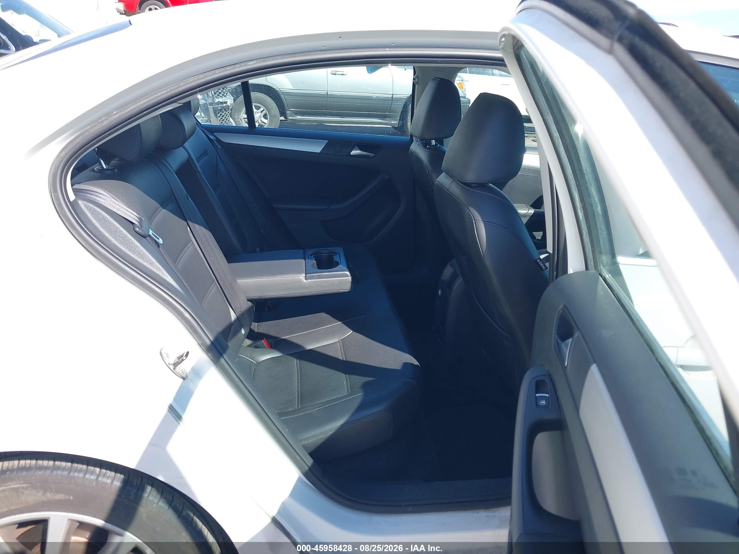 2013 Volkswagen Jetta 2.5l Se Белый vin: 3VWDP7AJ0DM384827