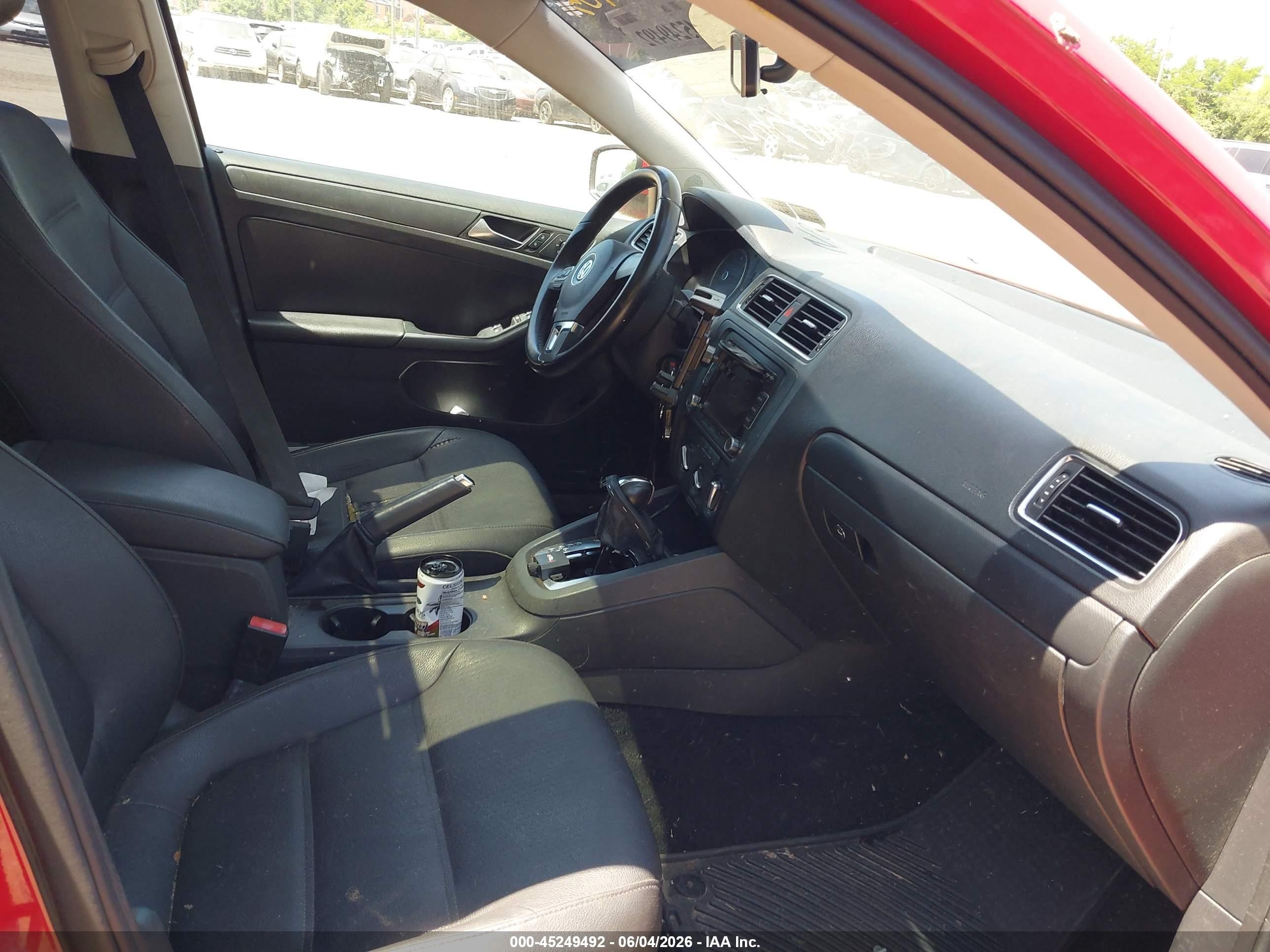 2012 Volkswagen Jetta 2.5l Se Красный vin: 3VWDP7AJ1CM007051