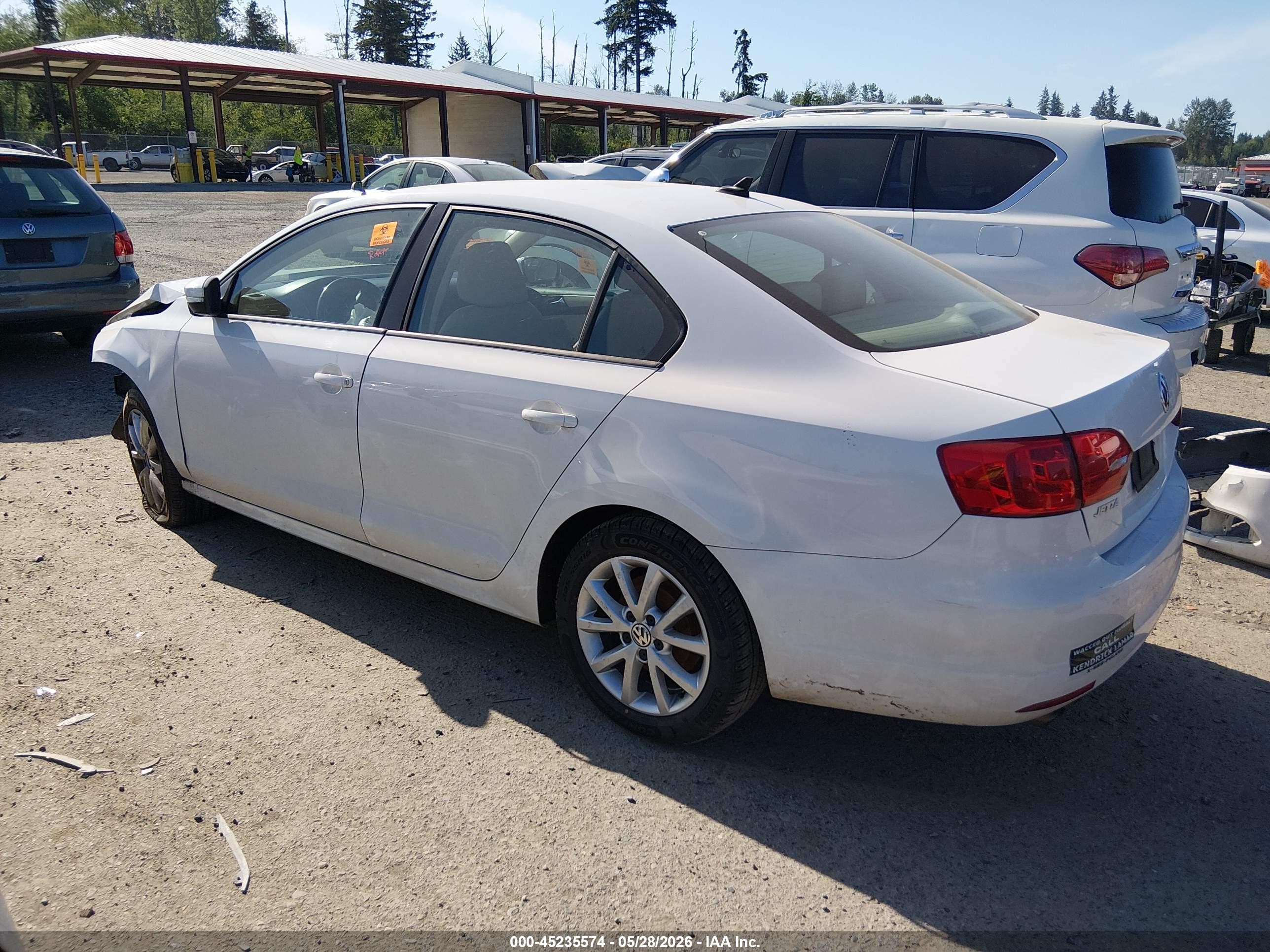 2012 Volkswagen Jetta 2.5l Se Белый vin: 3VWDP7AJ1CM311884