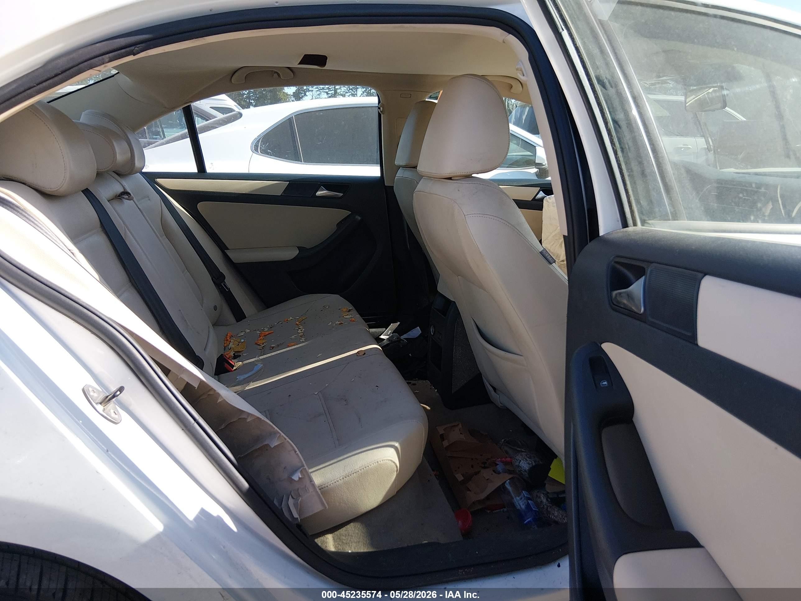 2012 Volkswagen Jetta 2.5l Se Белый vin: 3VWDP7AJ1CM311884