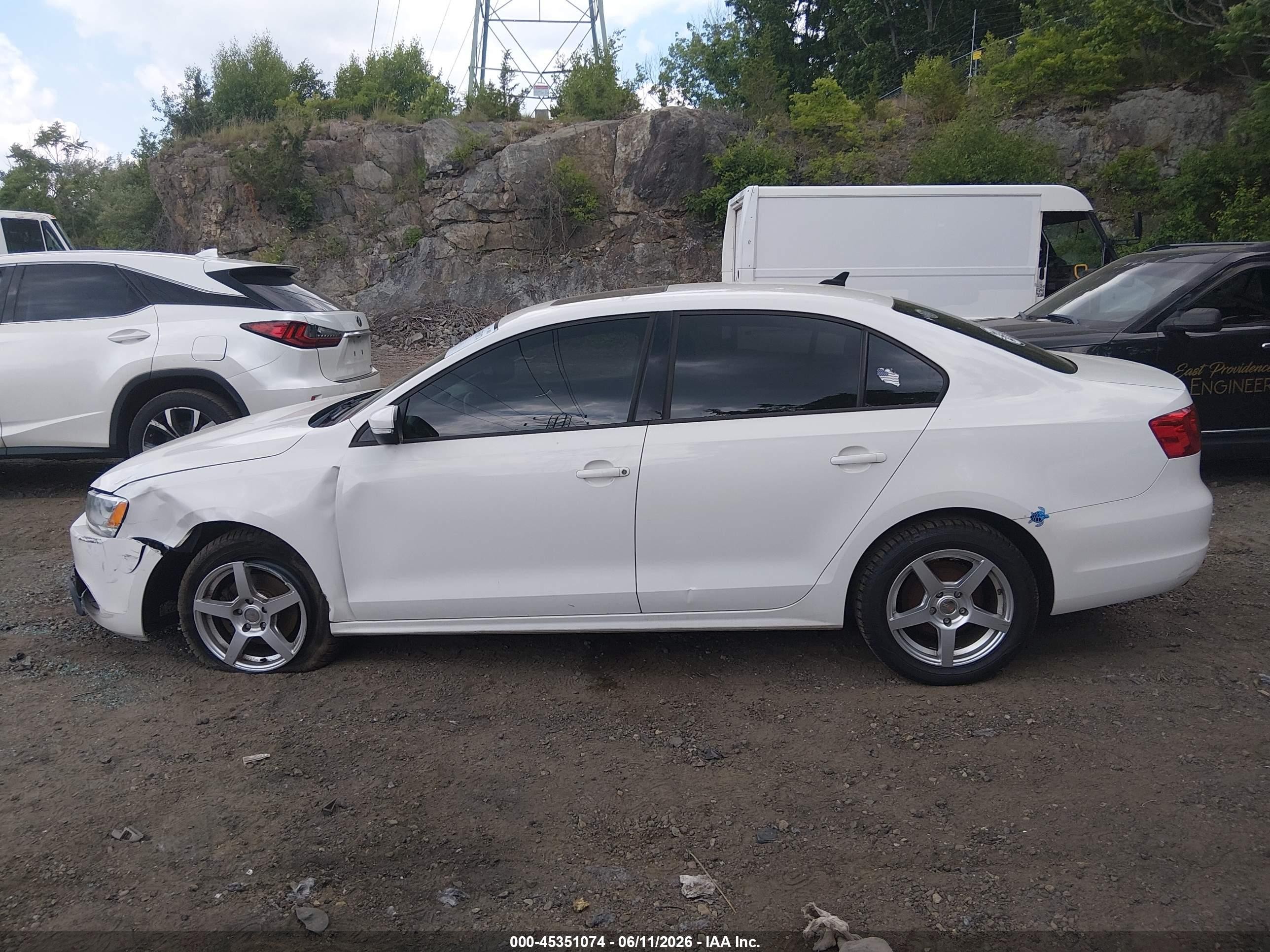 2012 Volkswagen Jetta 2.5l Se White vin: 3VWDP7AJ1CM341239