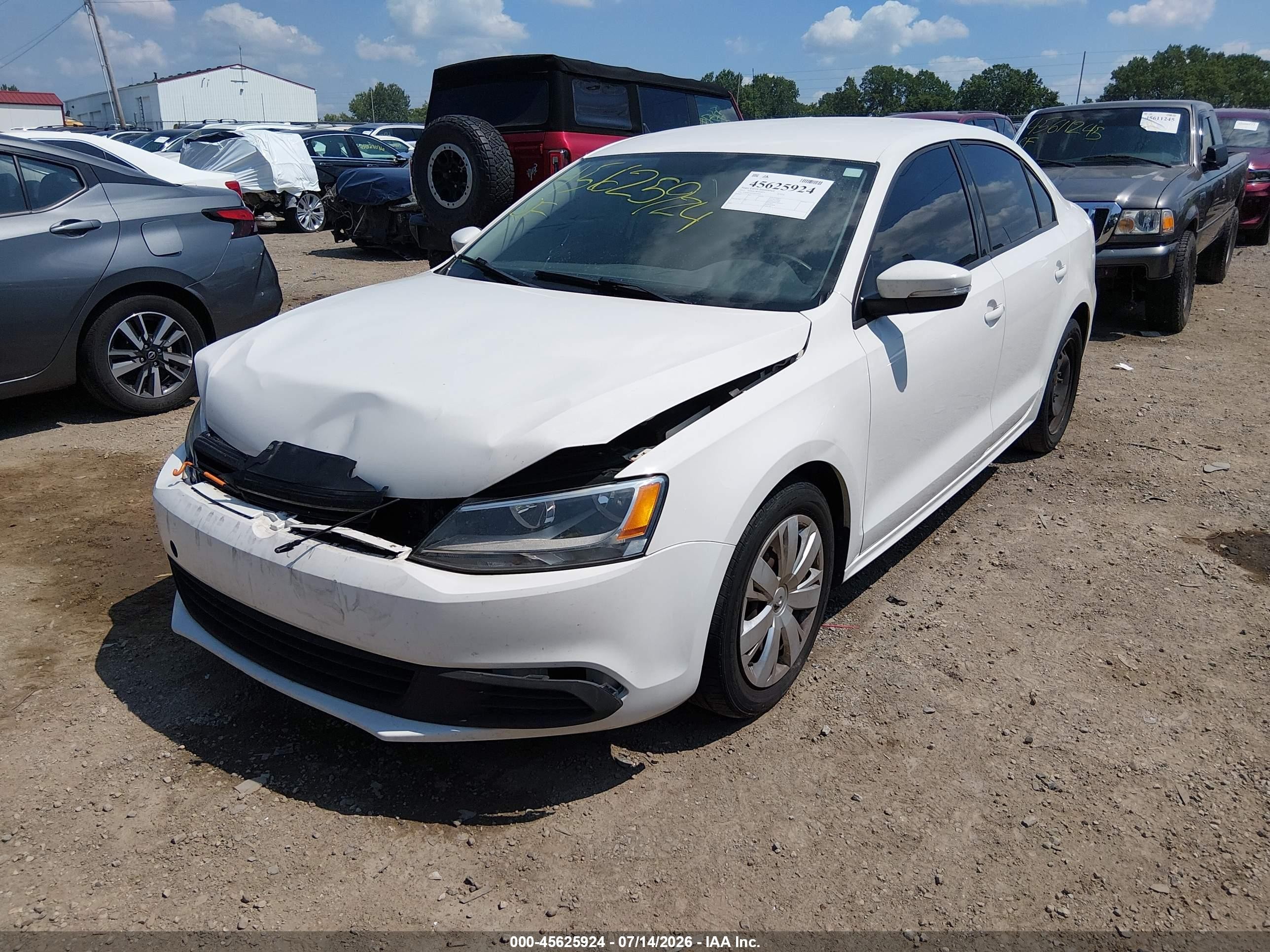 2012 Volkswagen Jetta 2.5l Se Белый vin: 3VWDP7AJ1CM372099