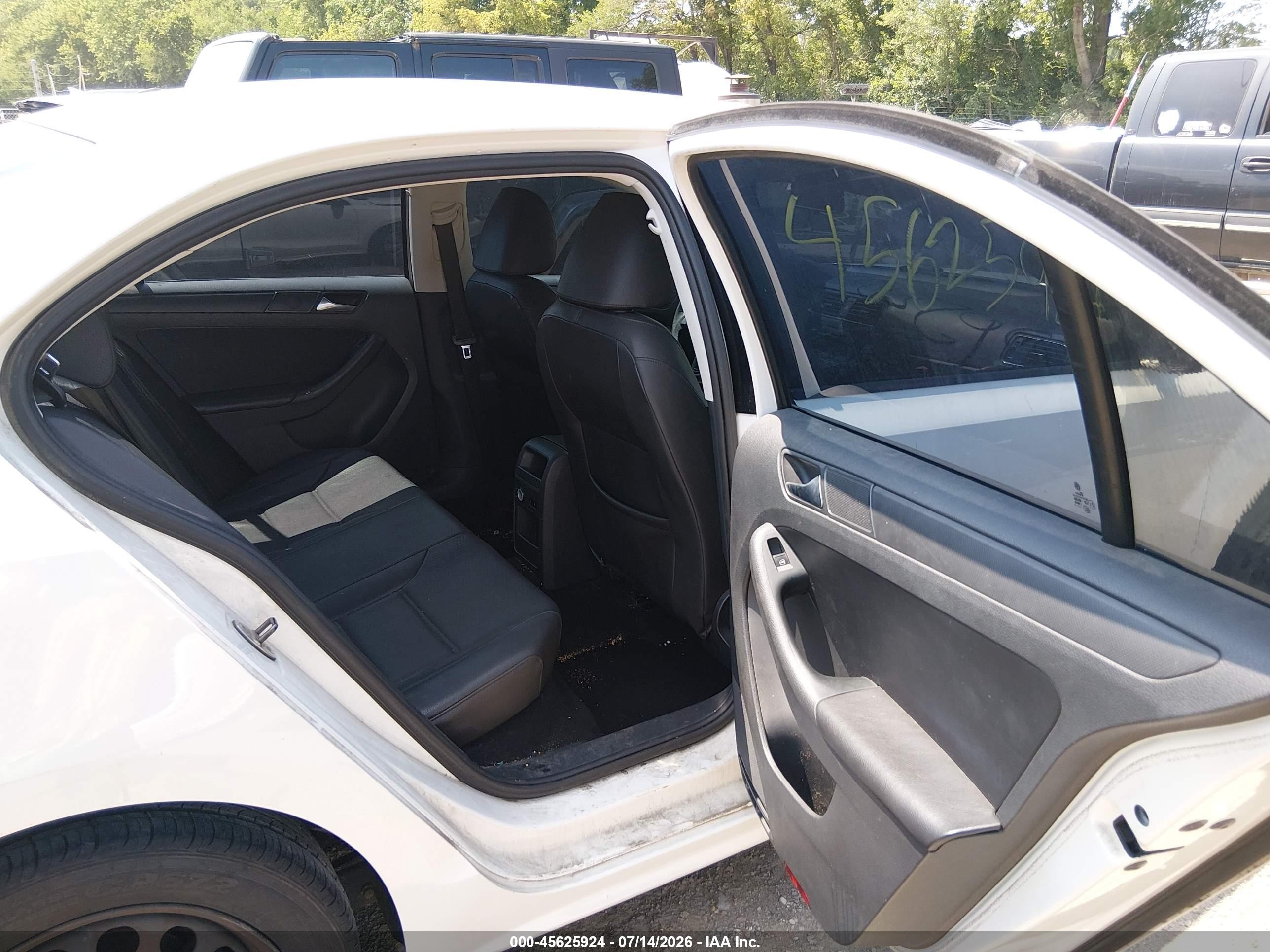 2012 Volkswagen Jetta 2.5l Se Белый vin: 3VWDP7AJ1CM372099
