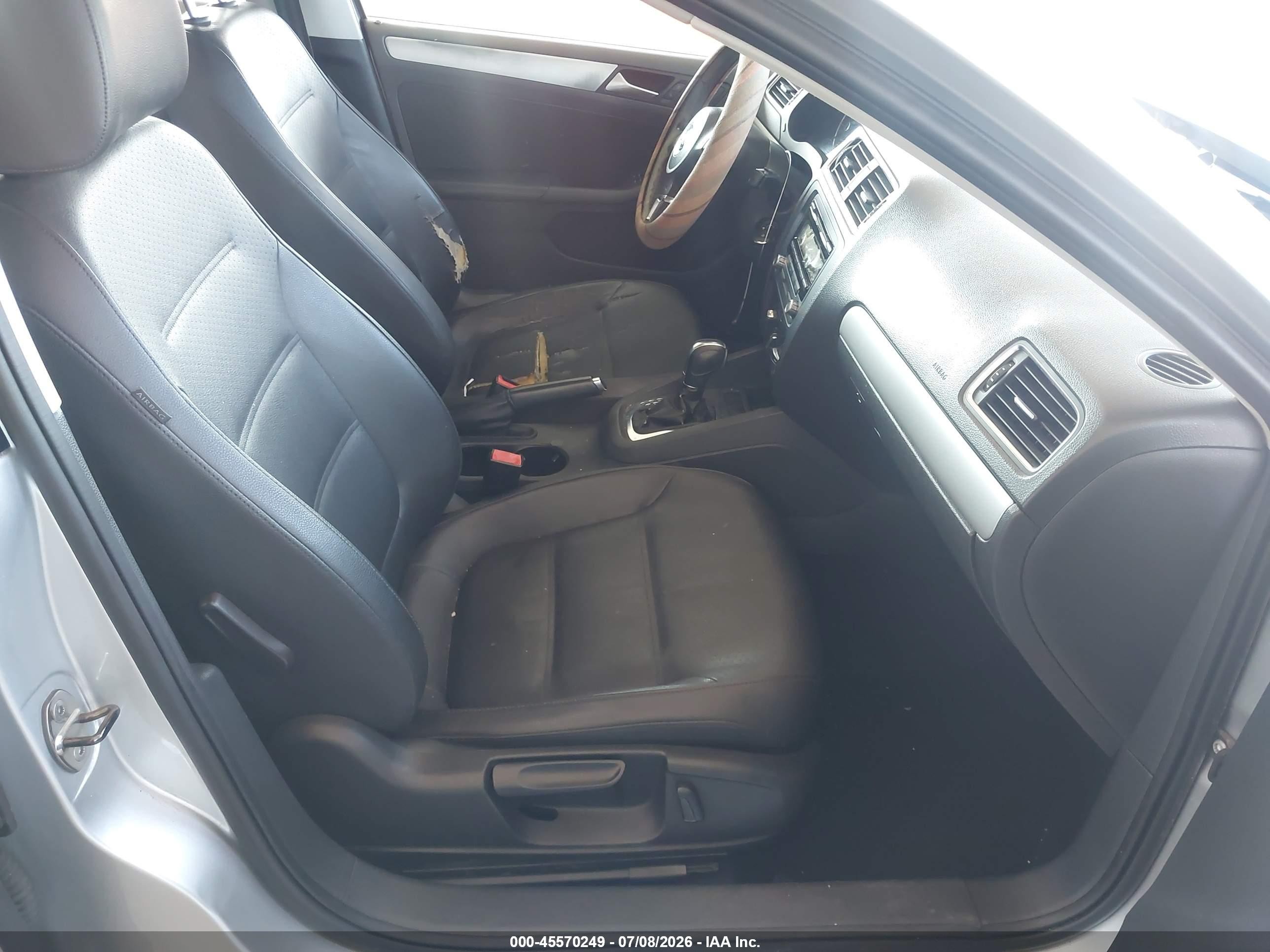 2013 Volkswagen Jetta 2.5l Se Серебряный vin: 3VWDP7AJ1DM214766