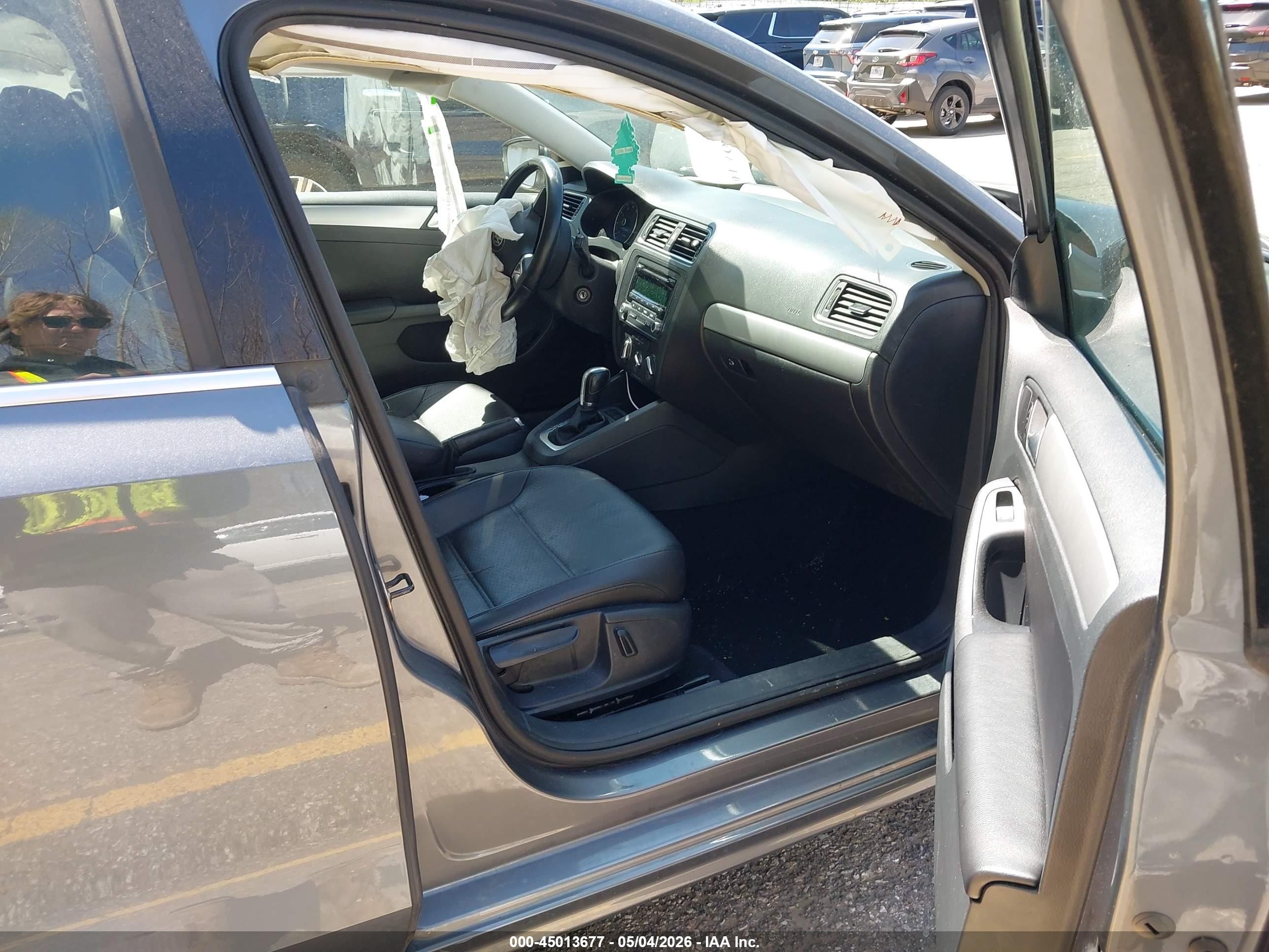 2013 Volkswagen Jetta 2.5l Se Silver vin: 3VWDP7AJ1DM306816