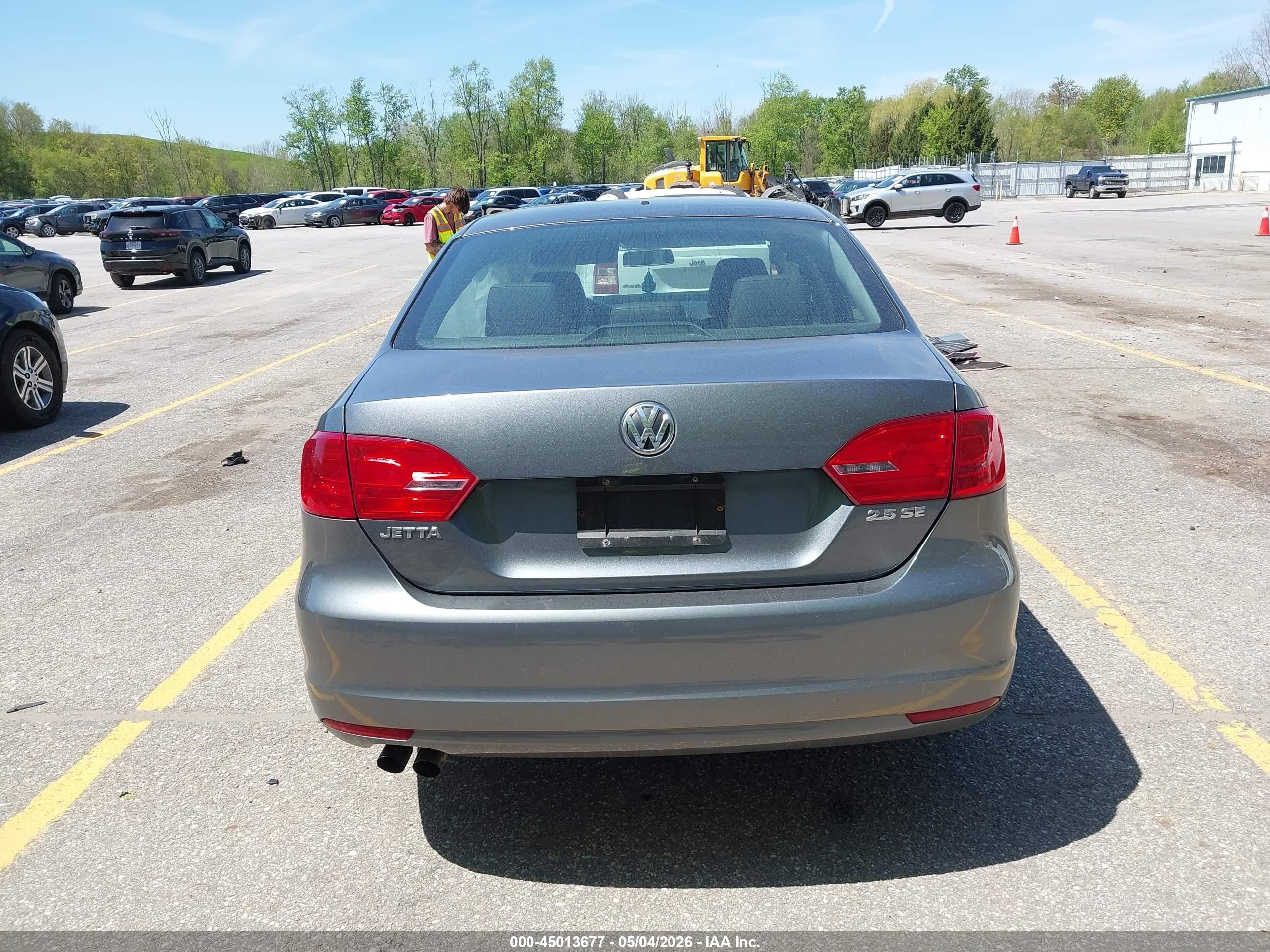 2013 Volkswagen Jetta 2.5l Se Silver vin: 3VWDP7AJ1DM306816