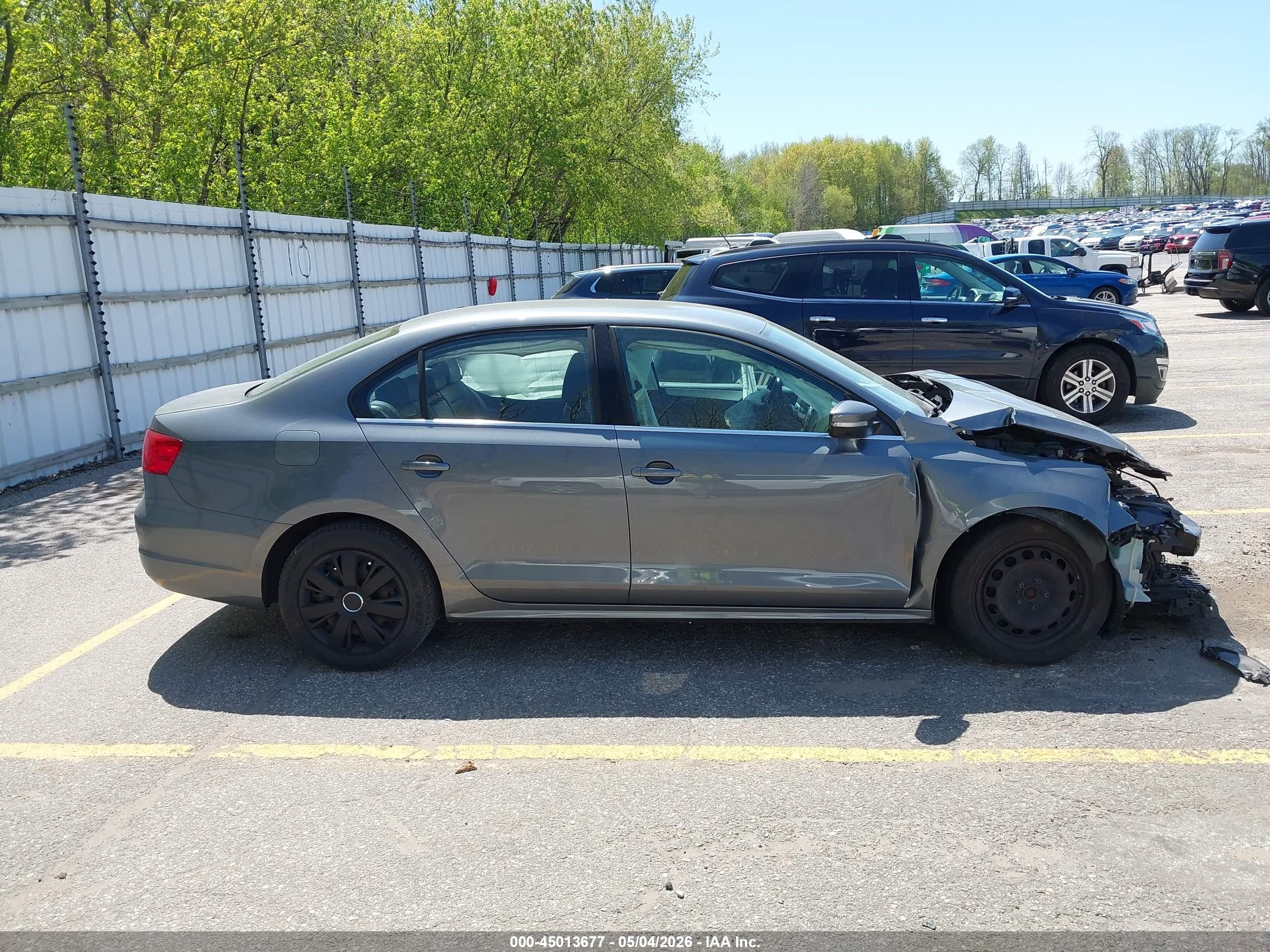 2013 Volkswagen Jetta 2.5l Se Silver vin: 3VWDP7AJ1DM306816