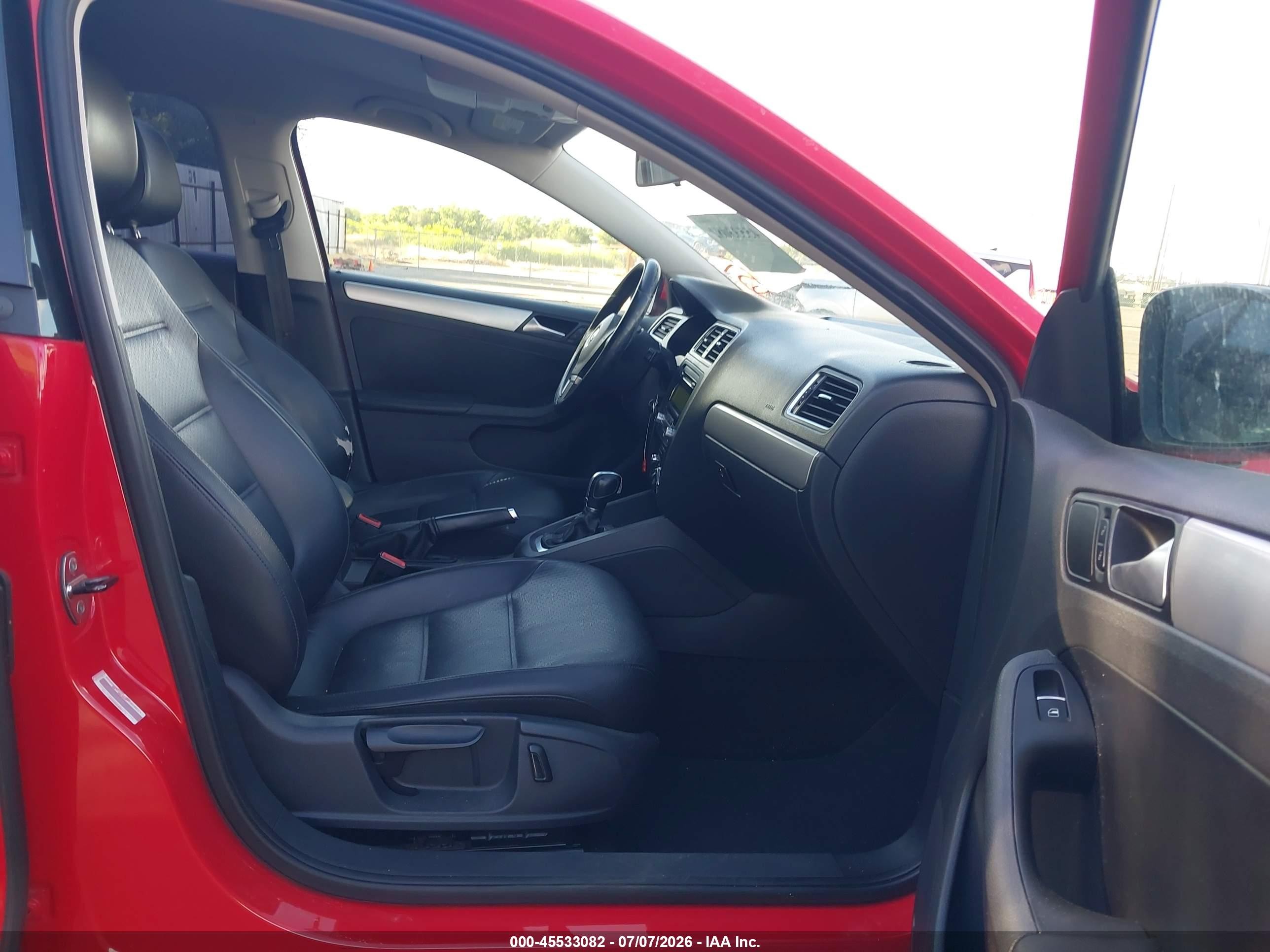 2013 Volkswagen Jetta 2.5l Se Красный vin: 3VWDP7AJ1DM437129