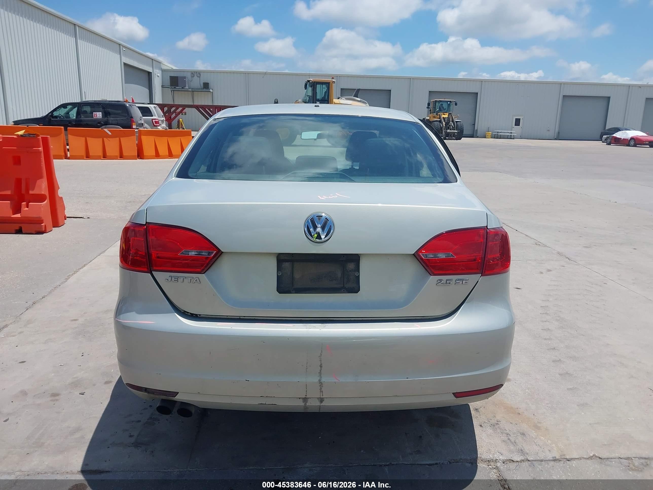 2012 Volkswagen Jetta 2.5l Se Silver vin: 3VWDP7AJ2CM023209
