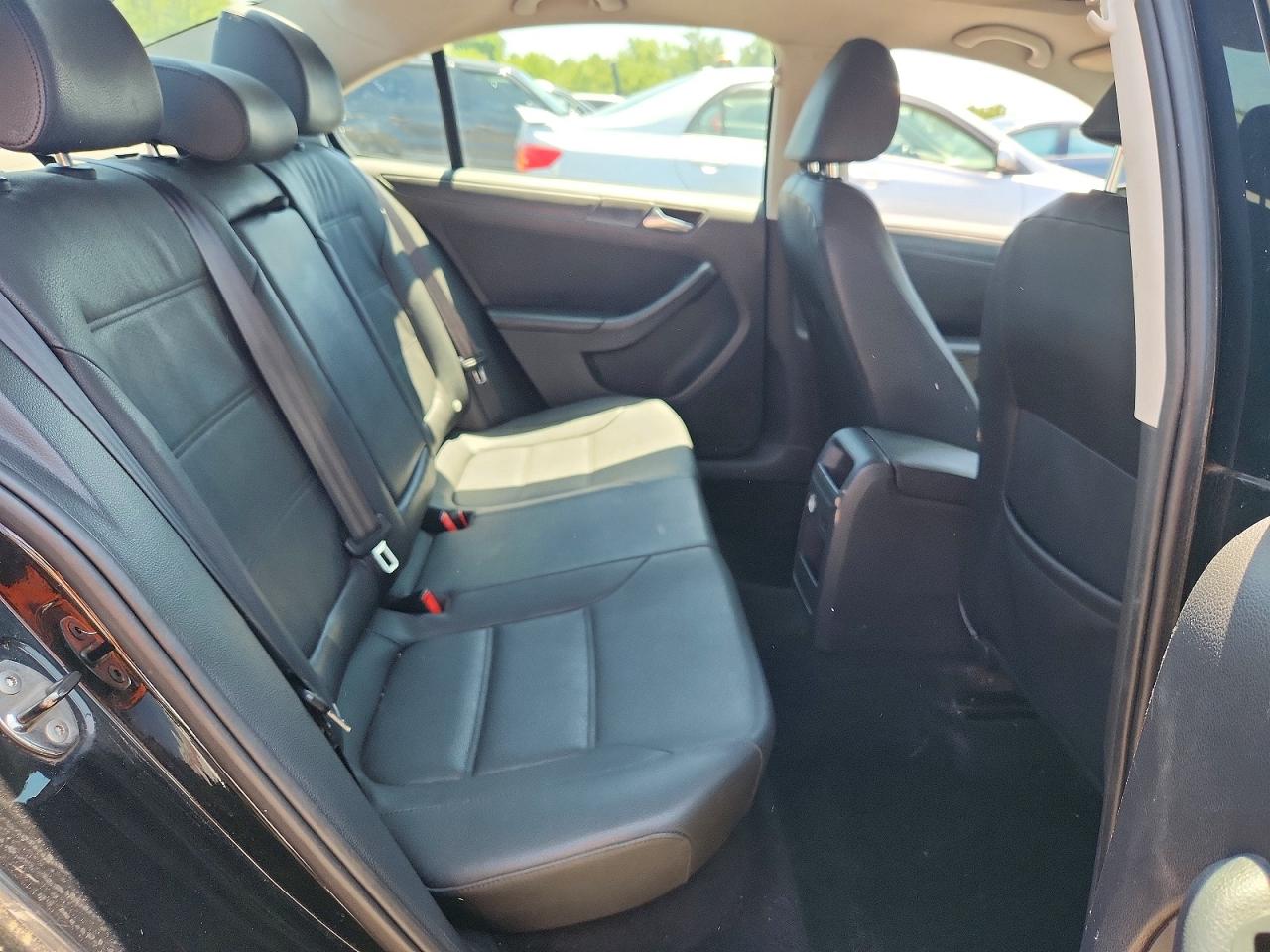 2012 Volkswagen Jetta Se Black vin: 3VWDP7AJ2CM338737