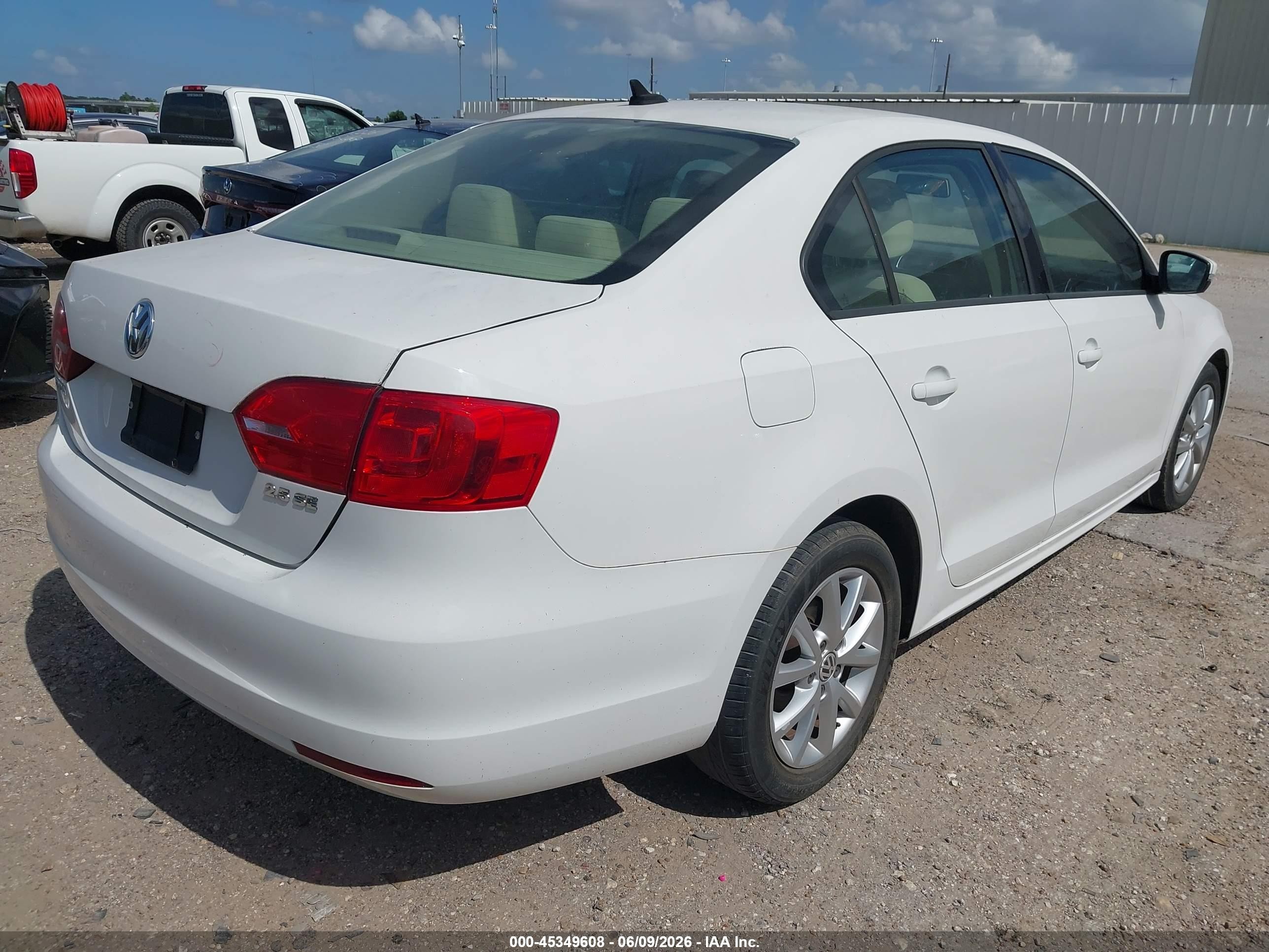 2012 Volkswagen Jetta 2.5l Se Белый vin: 3VWDP7AJ2CM396623