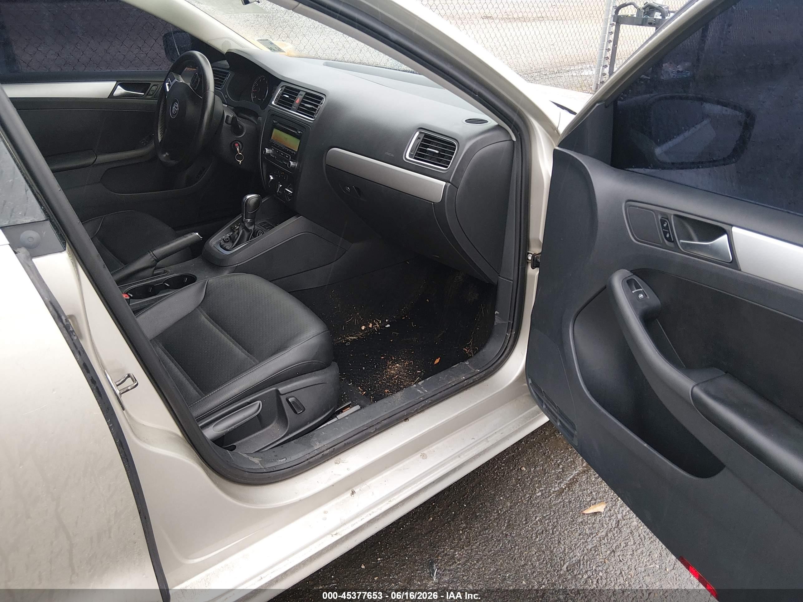 2013 Volkswagen Jetta 2.5l Se Gold vin: 3VWDP7AJ2DM233570