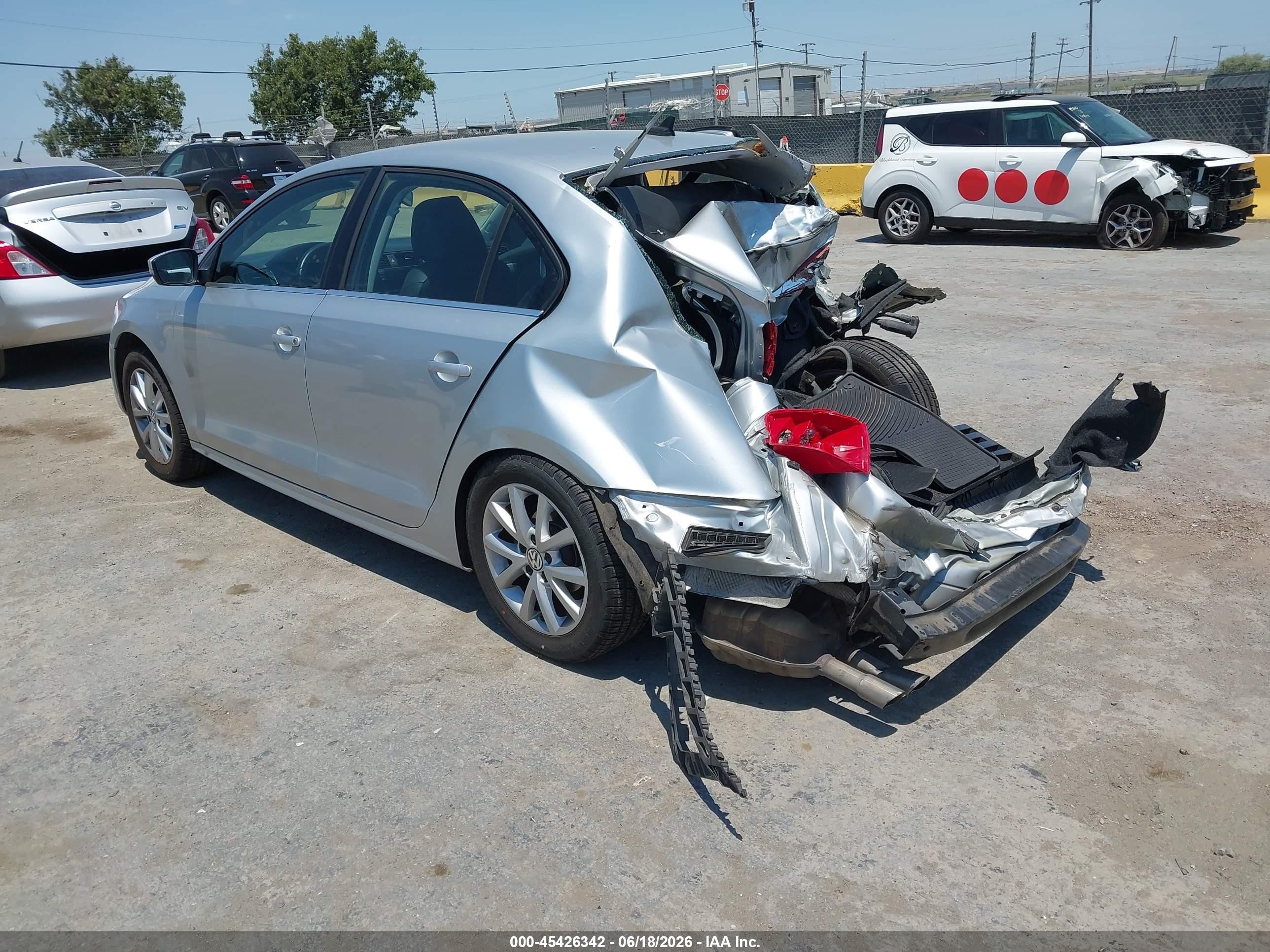 2013 Volkswagen Jetta 2.5l Se Silver vin: 3VWDP7AJ2DM373506