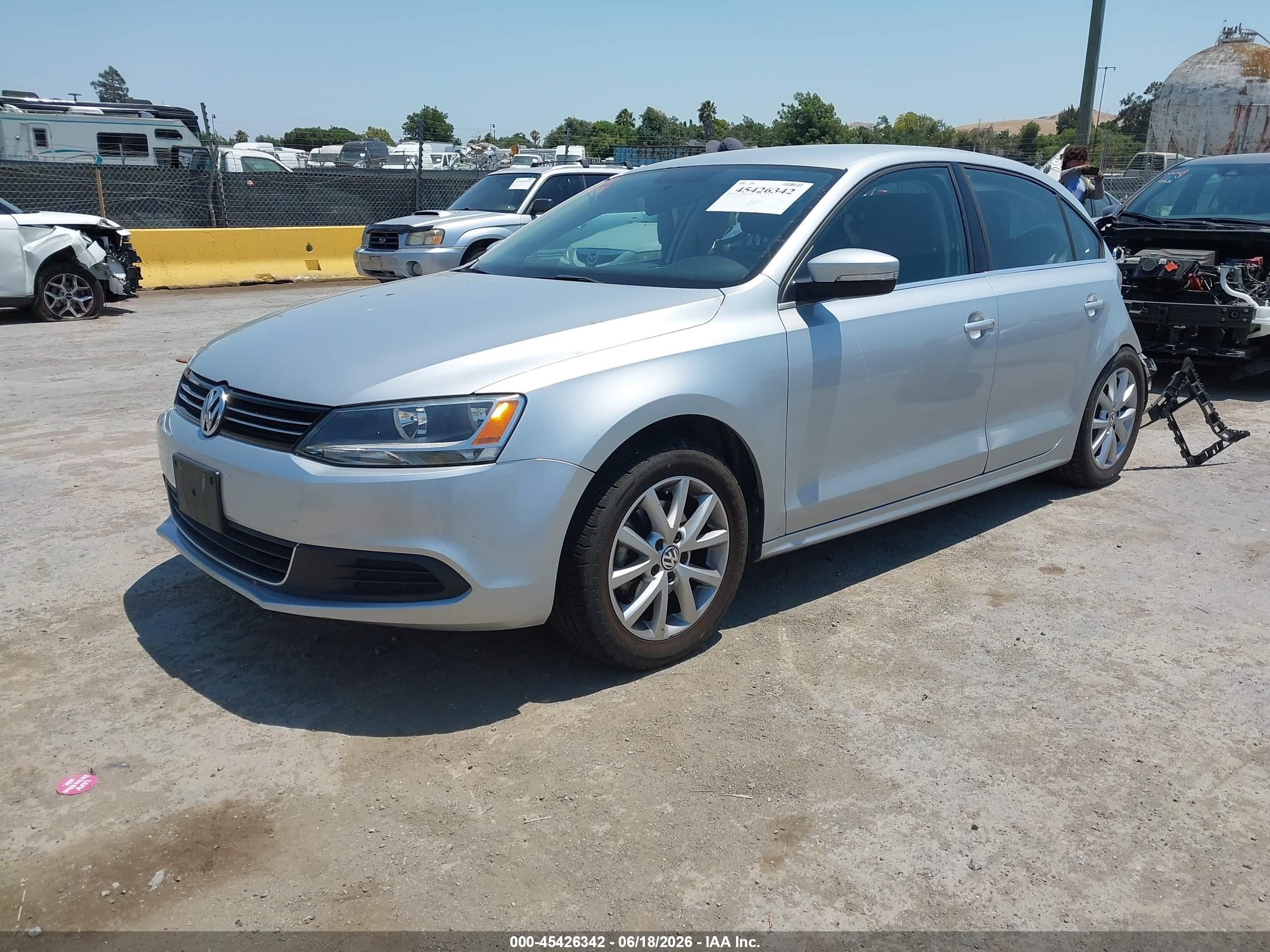 2013 Volkswagen Jetta 2.5l Se Silver vin: 3VWDP7AJ2DM373506
