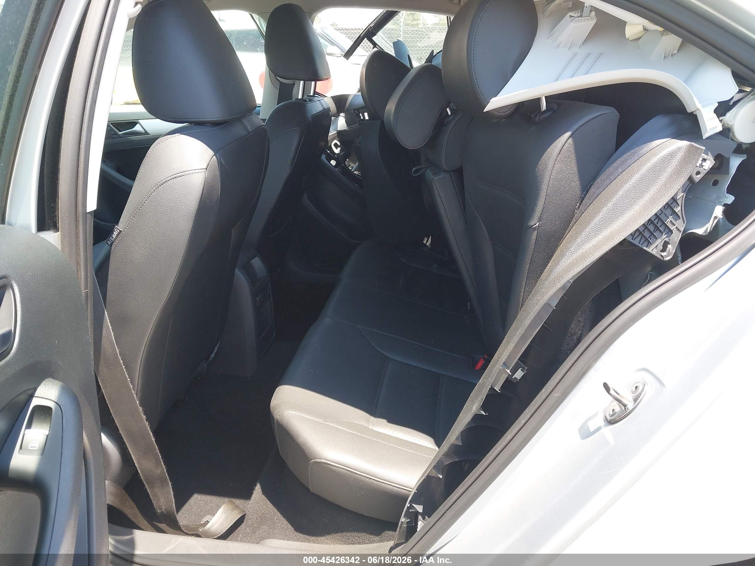 2013 Volkswagen Jetta 2.5l Se Silver vin: 3VWDP7AJ2DM373506