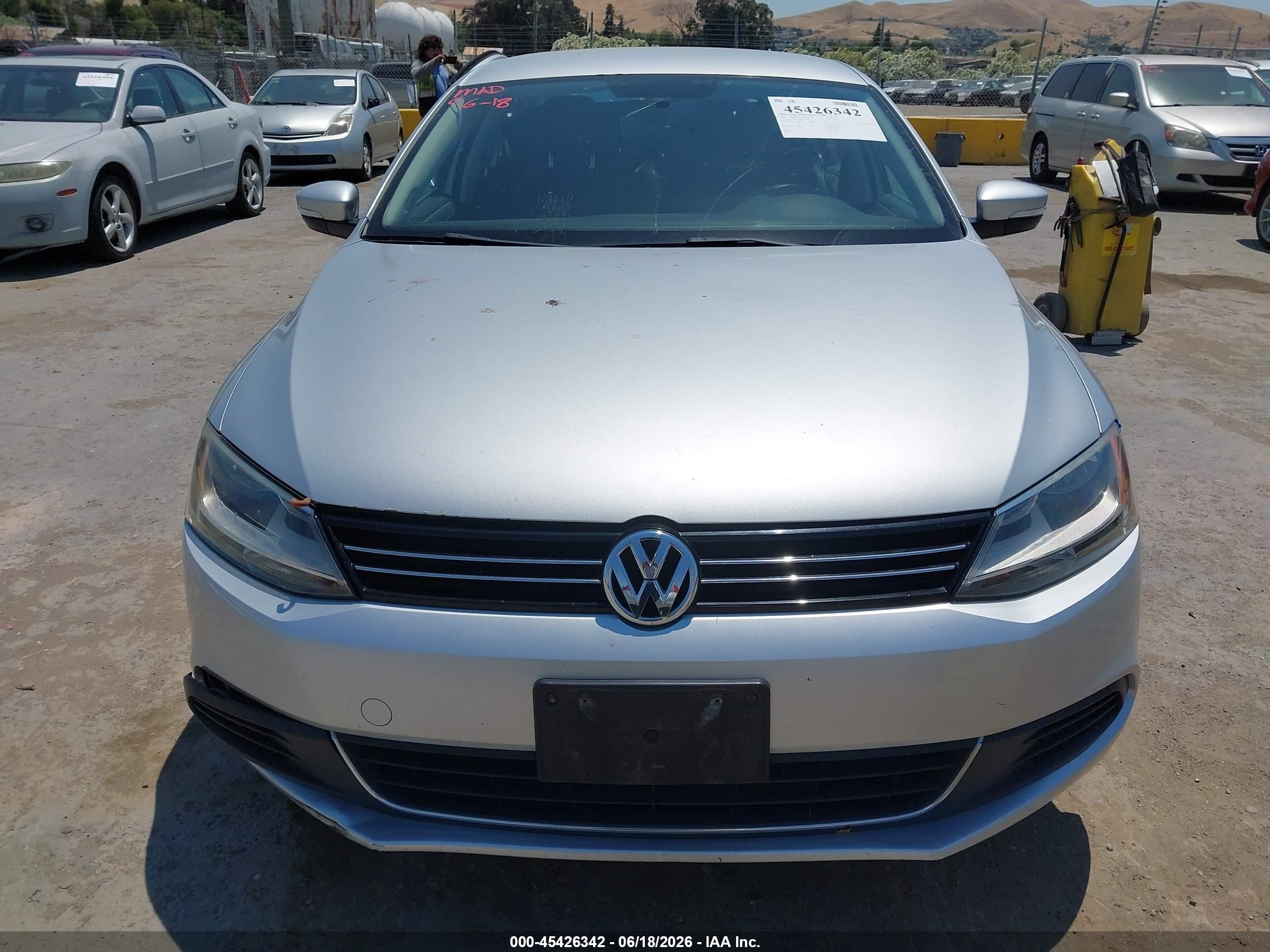 2013 Volkswagen Jetta 2.5l Se Silver vin: 3VWDP7AJ2DM373506