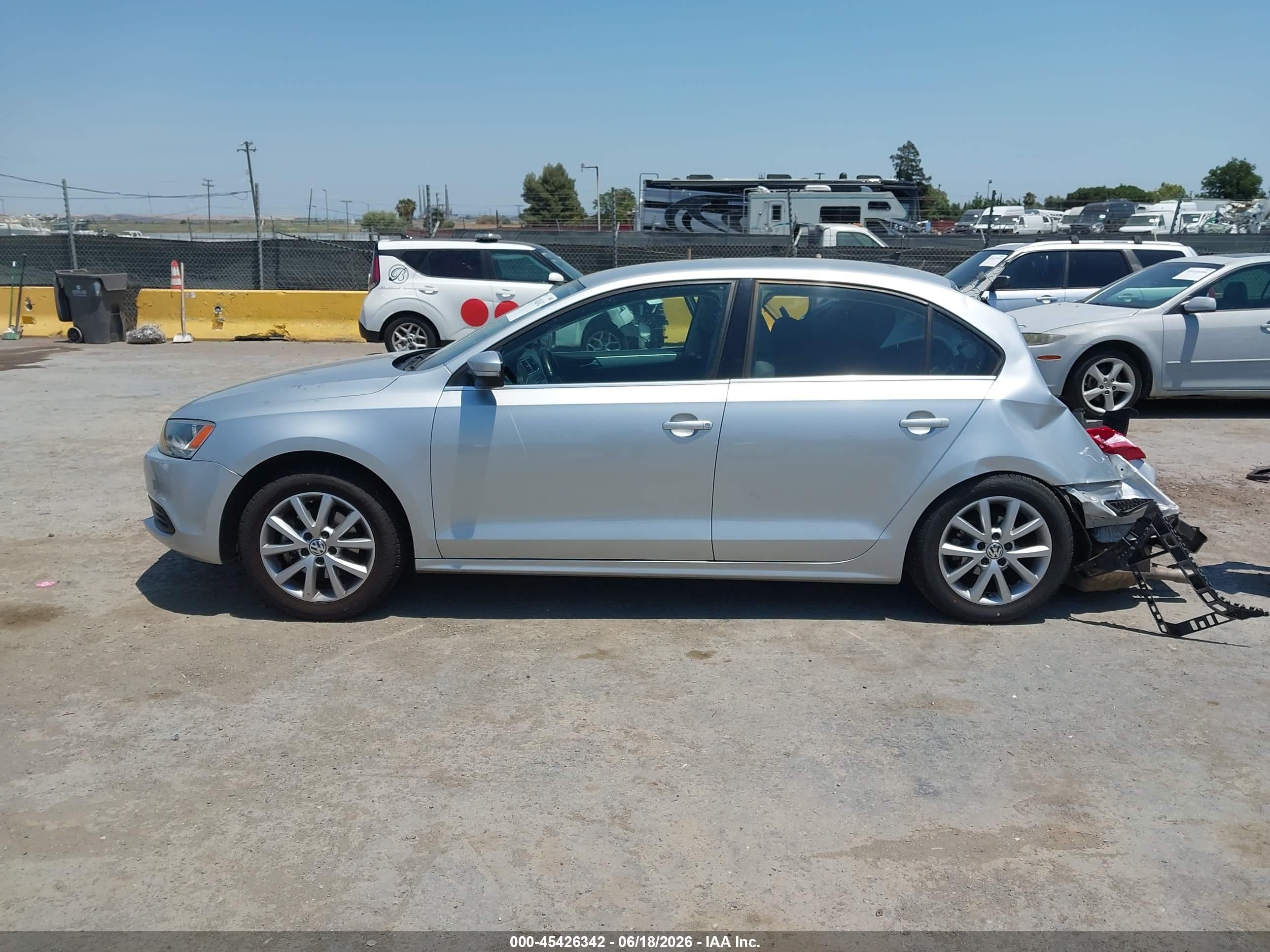 2013 Volkswagen Jetta 2.5l Se Silver vin: 3VWDP7AJ2DM373506