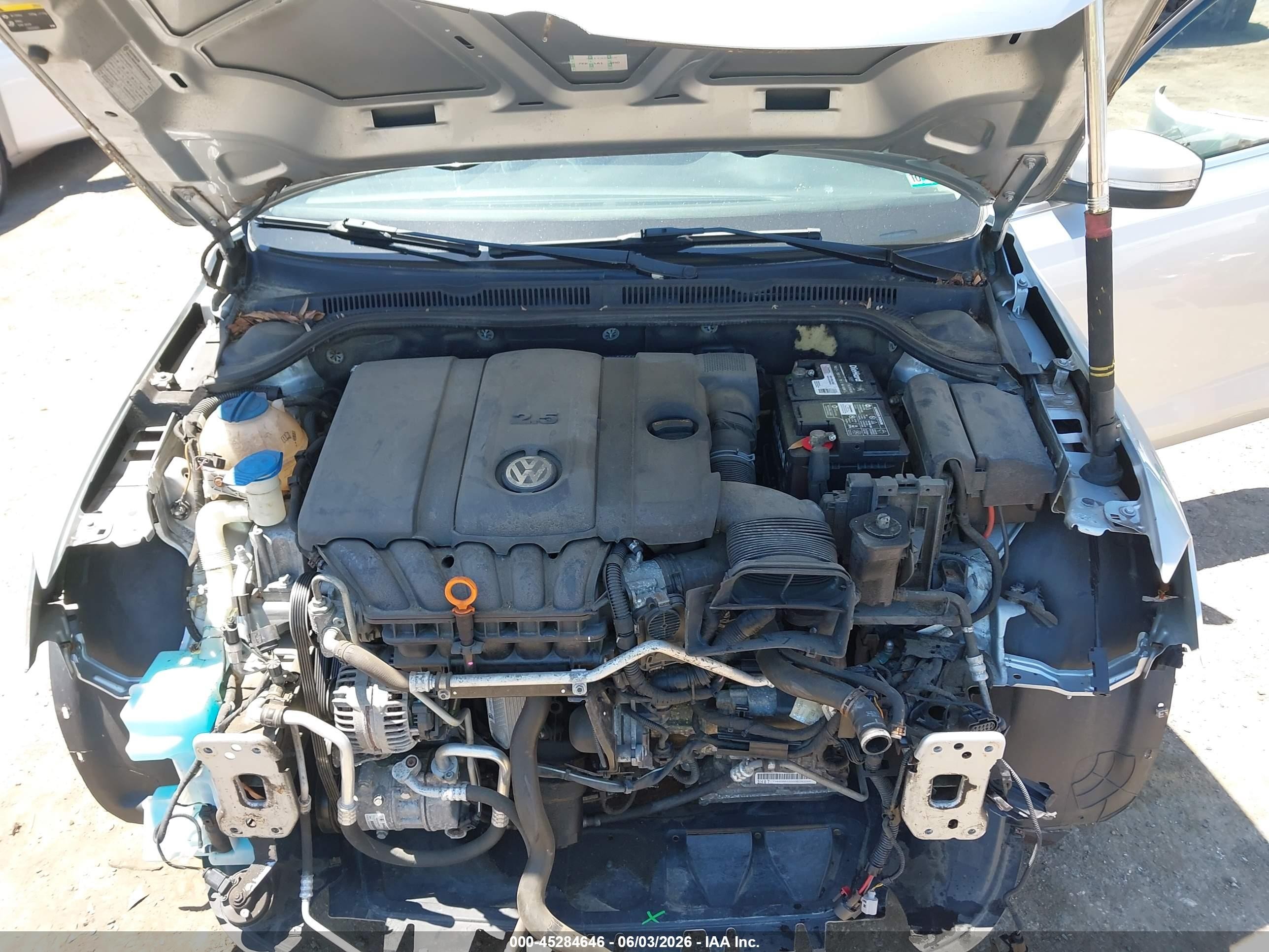 2013 Volkswagen Jetta 2.5l Se Silver vin: 3VWDP7AJ2DM444011