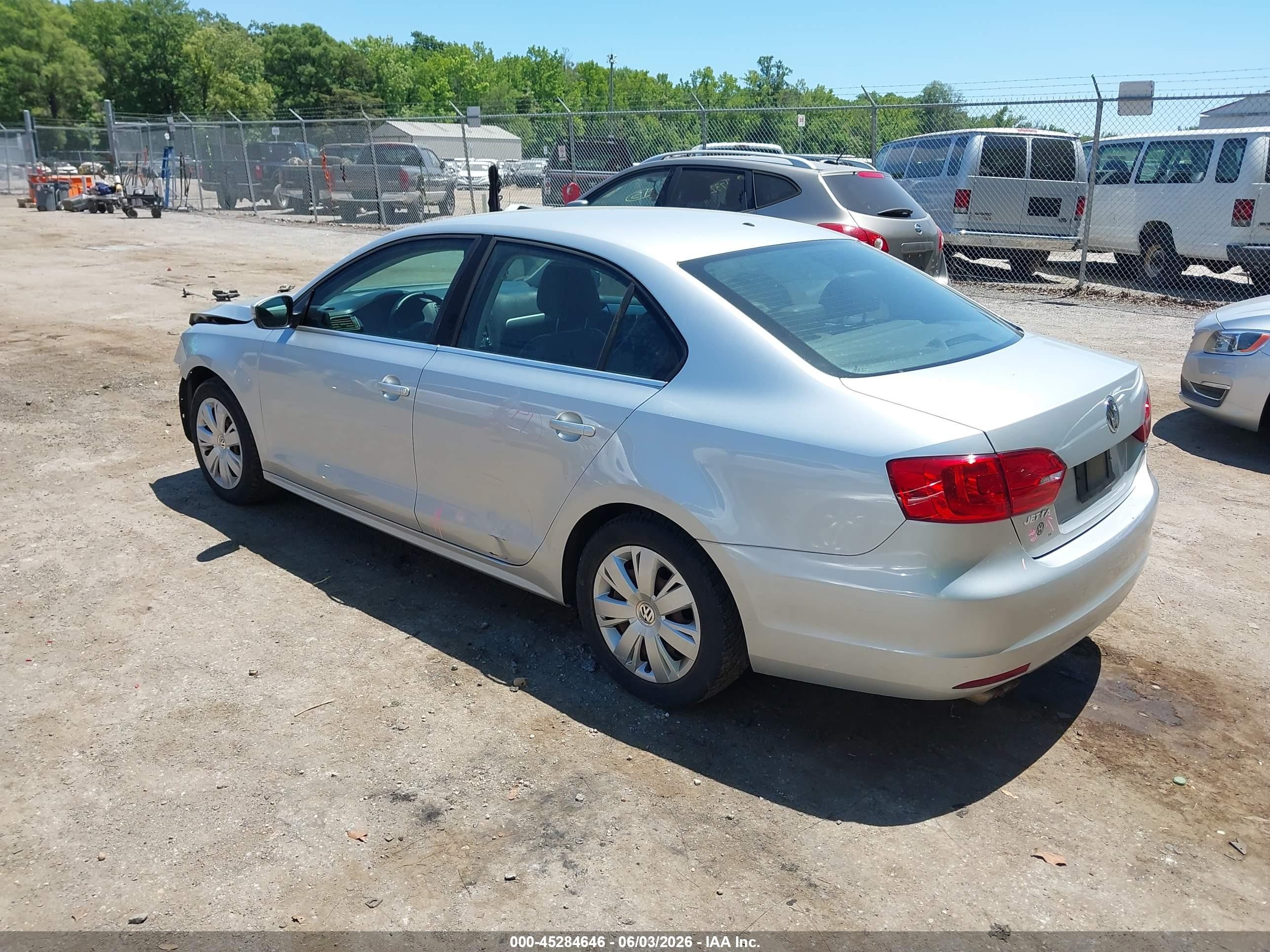 2013 Volkswagen Jetta 2.5l Se Silver vin: 3VWDP7AJ2DM444011