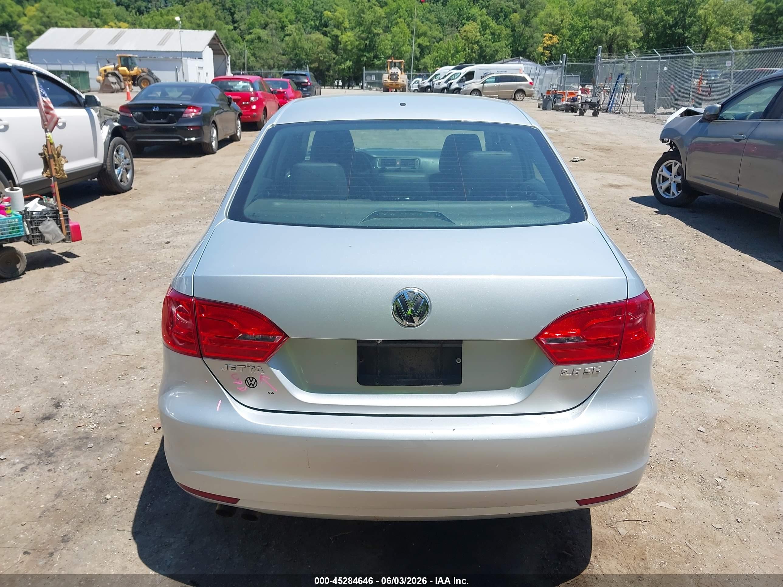 2013 Volkswagen Jetta 2.5l Se Silver vin: 3VWDP7AJ2DM444011