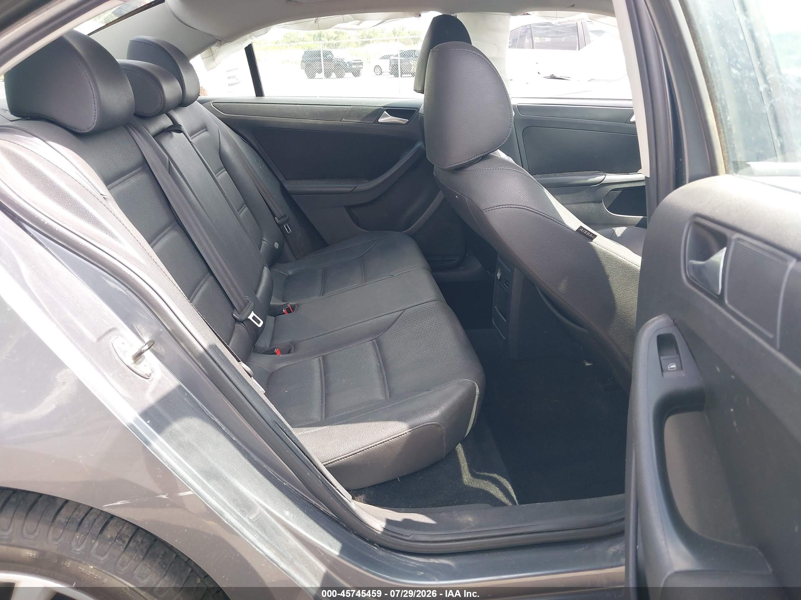 2012 Volkswagen Jetta 2.5l Se Серебряный vin: 3VWDP7AJ3CM126915