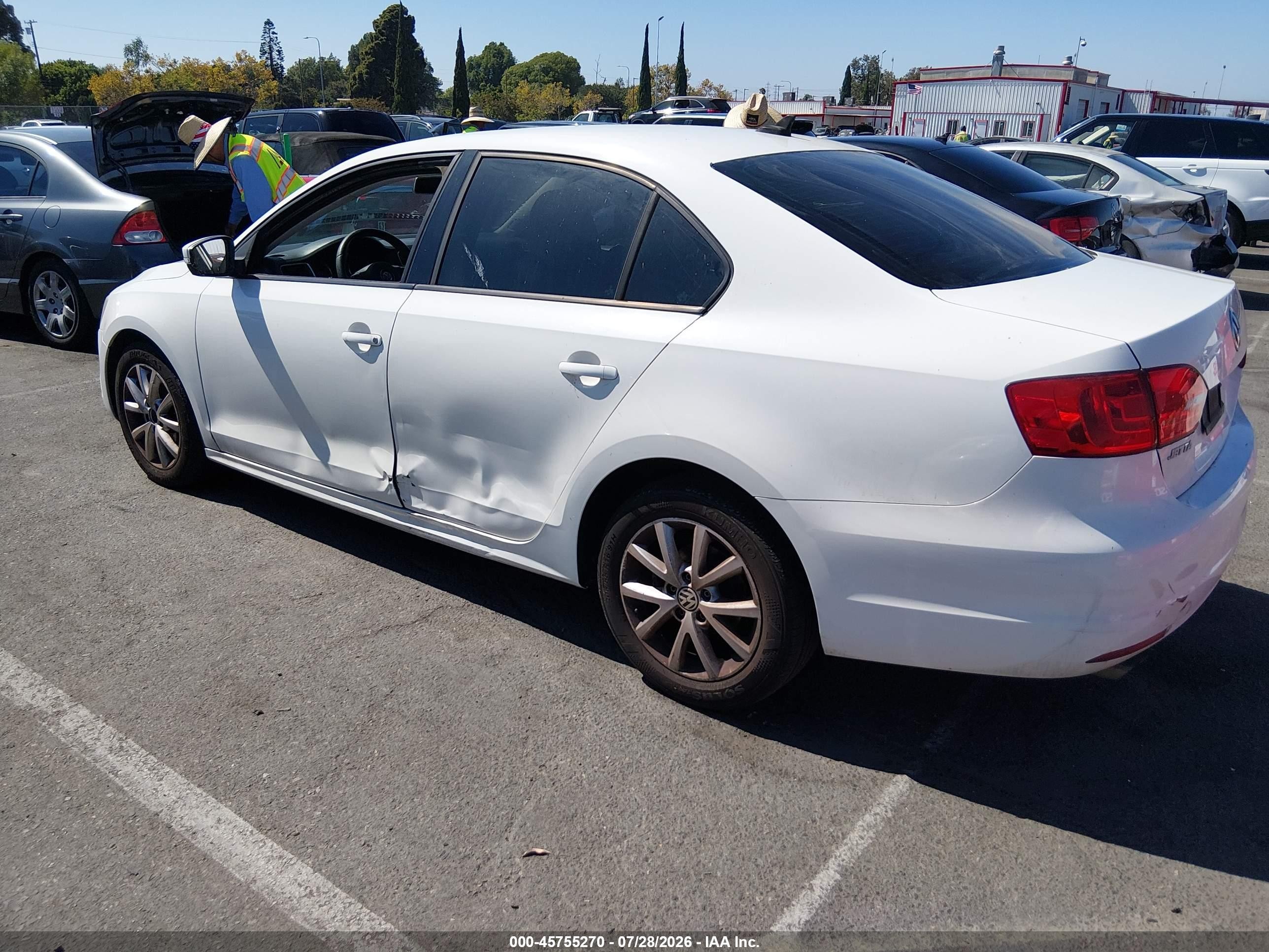 2012 Volkswagen Jetta 2.5l Se Белый vin: 3VWDP7AJ3CM131841