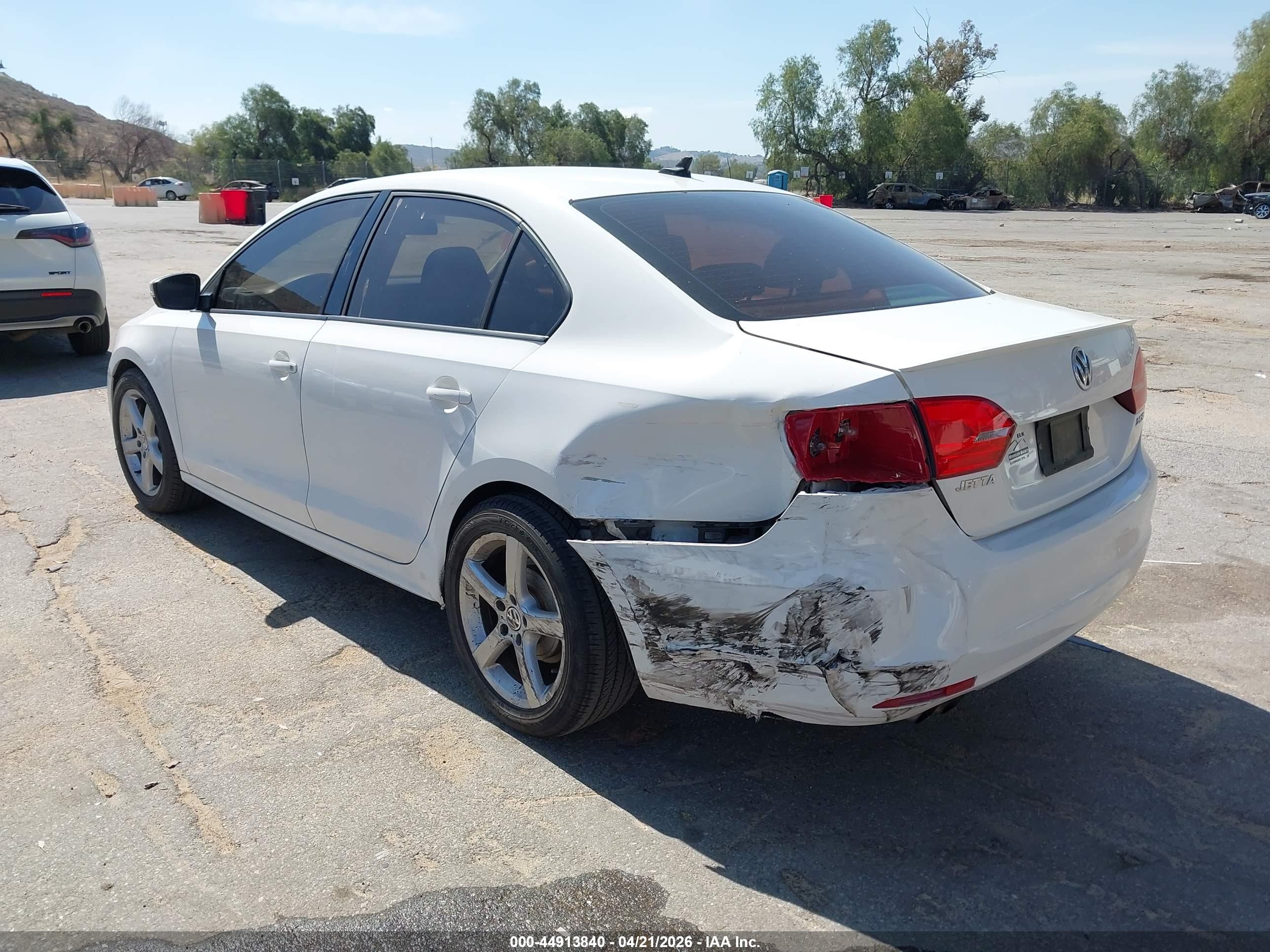 2012 Volkswagen Jetta 2.5l Se White vin: 3VWDP7AJ3CM344823