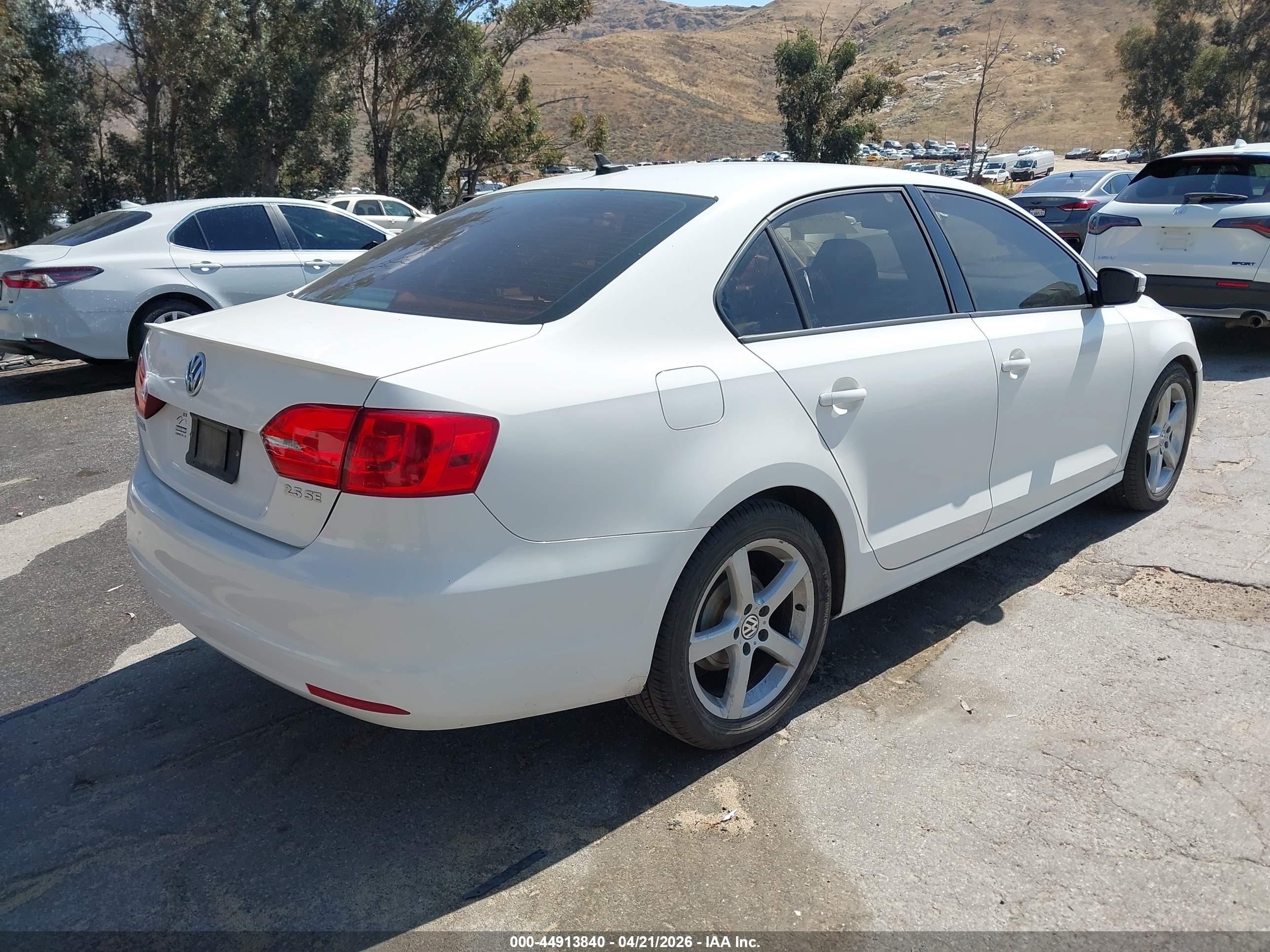 2012 Volkswagen Jetta 2.5l Se White vin: 3VWDP7AJ3CM344823