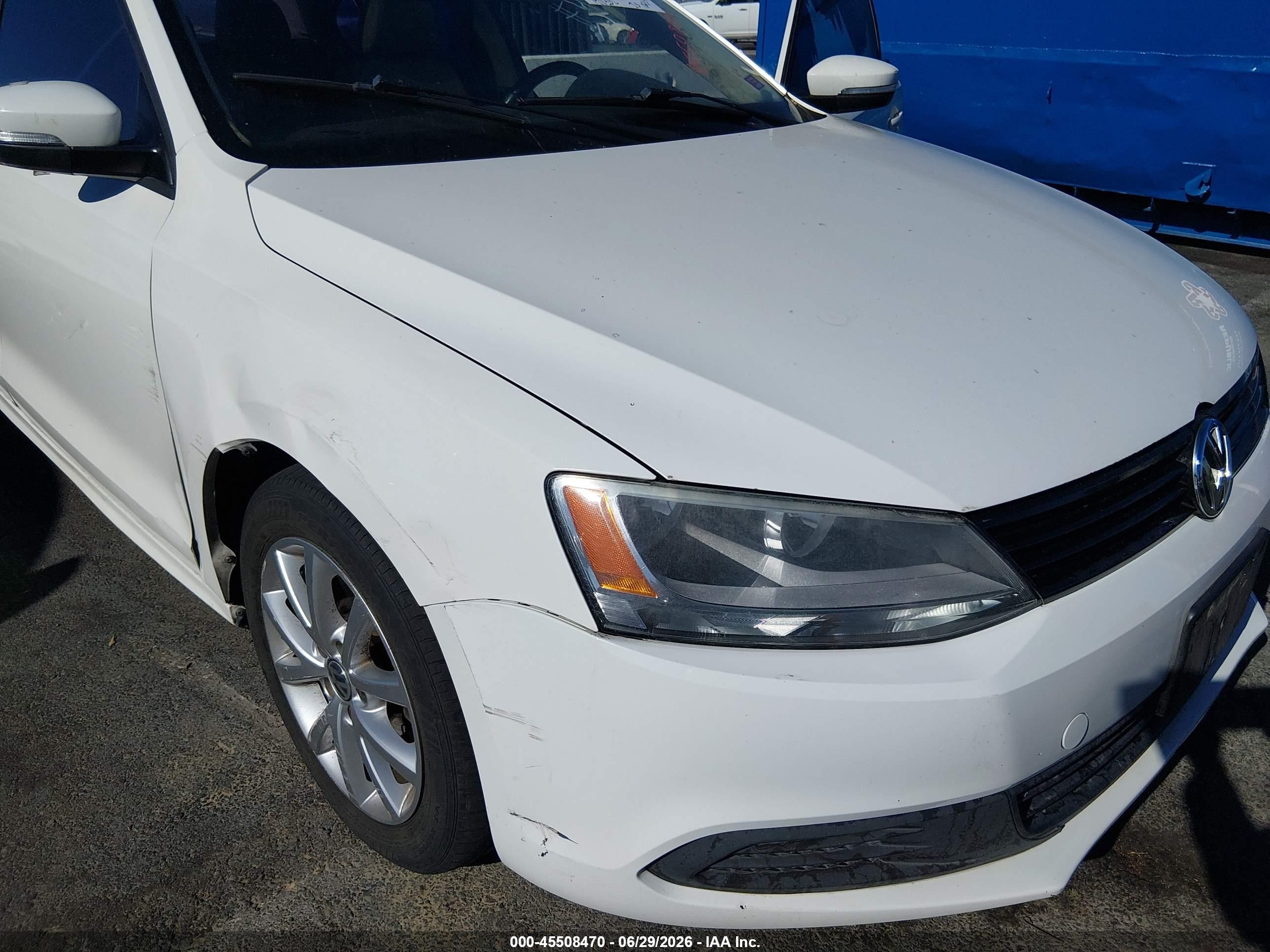 2012 Volkswagen Jetta 2.5l Se White vin: 3VWDP7AJ3CM370354