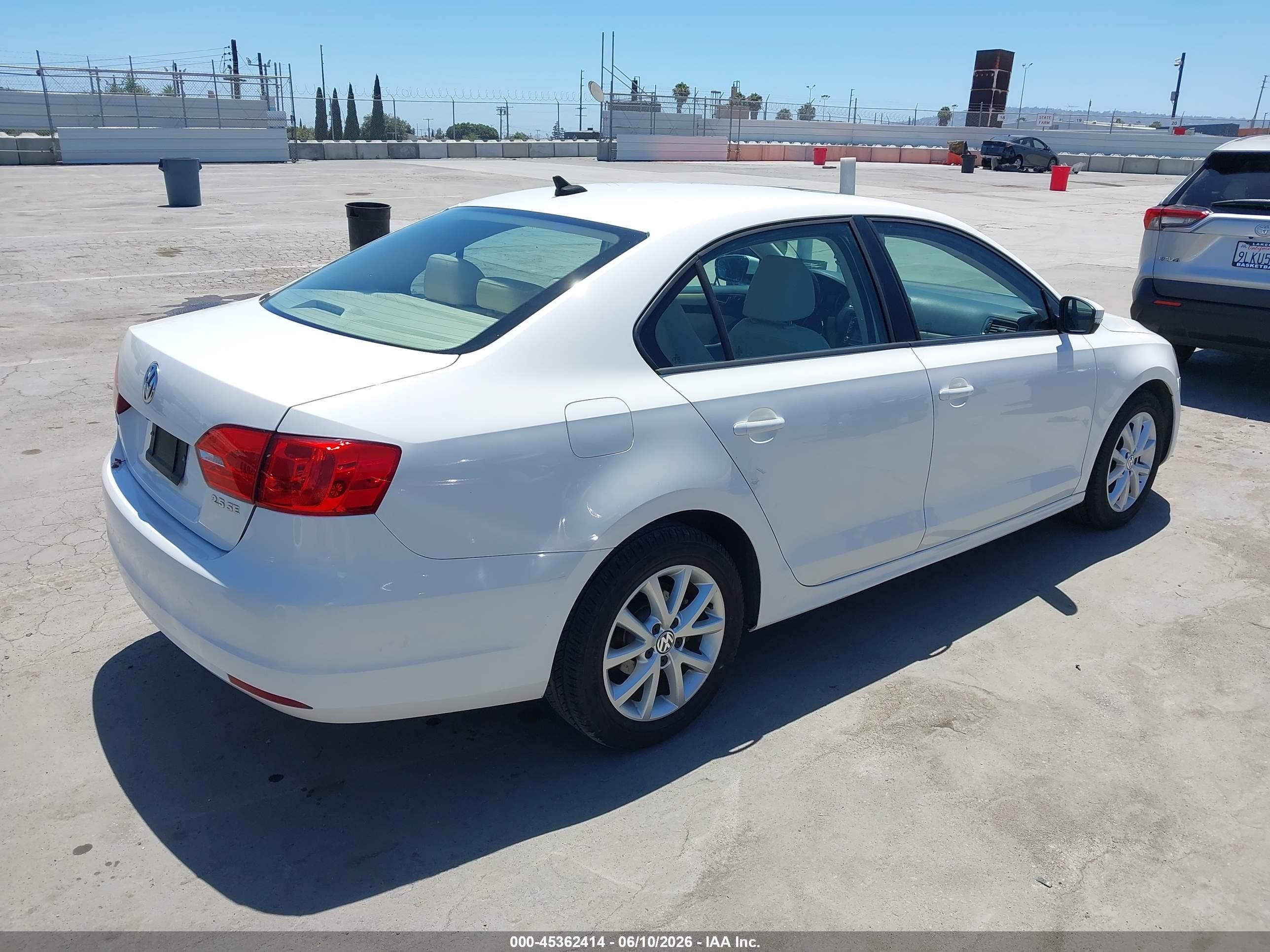 2012 Volkswagen Jetta 2.5l Se White vin: 3VWDP7AJ3CM371276