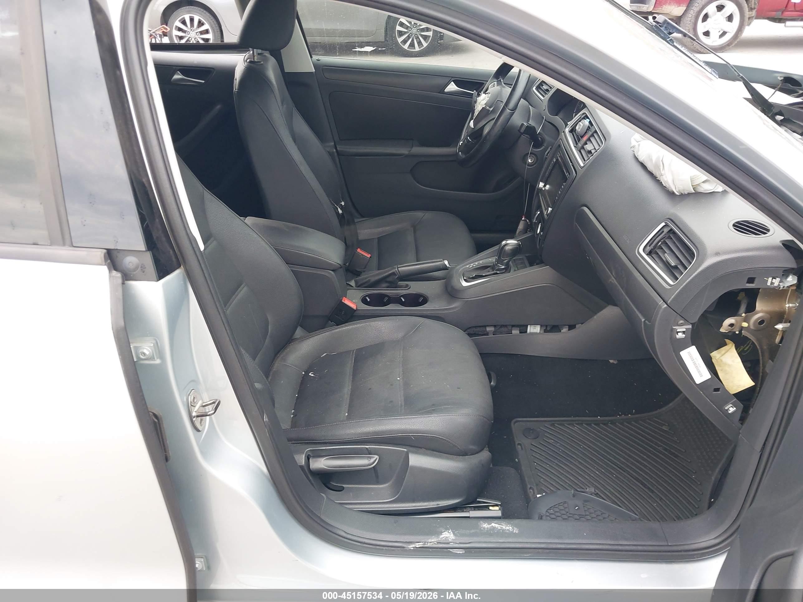 2012 Volkswagen Jetta 2.5l Se Silver vin: 3VWDP7AJ3CM412070