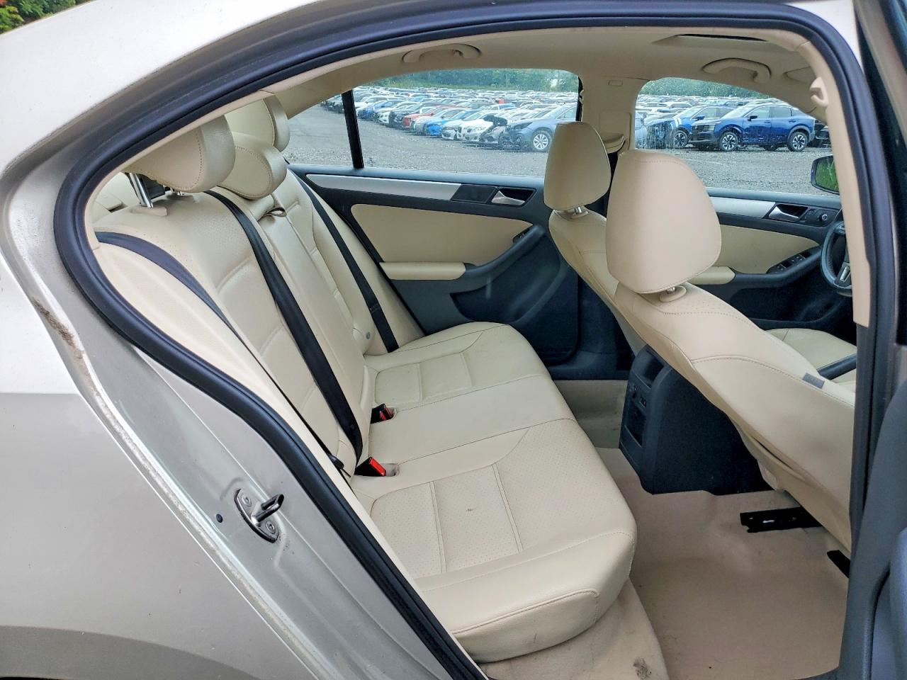 2013 Volkswagen Jetta Se Beige vin: 3VWDP7AJ3DM302542