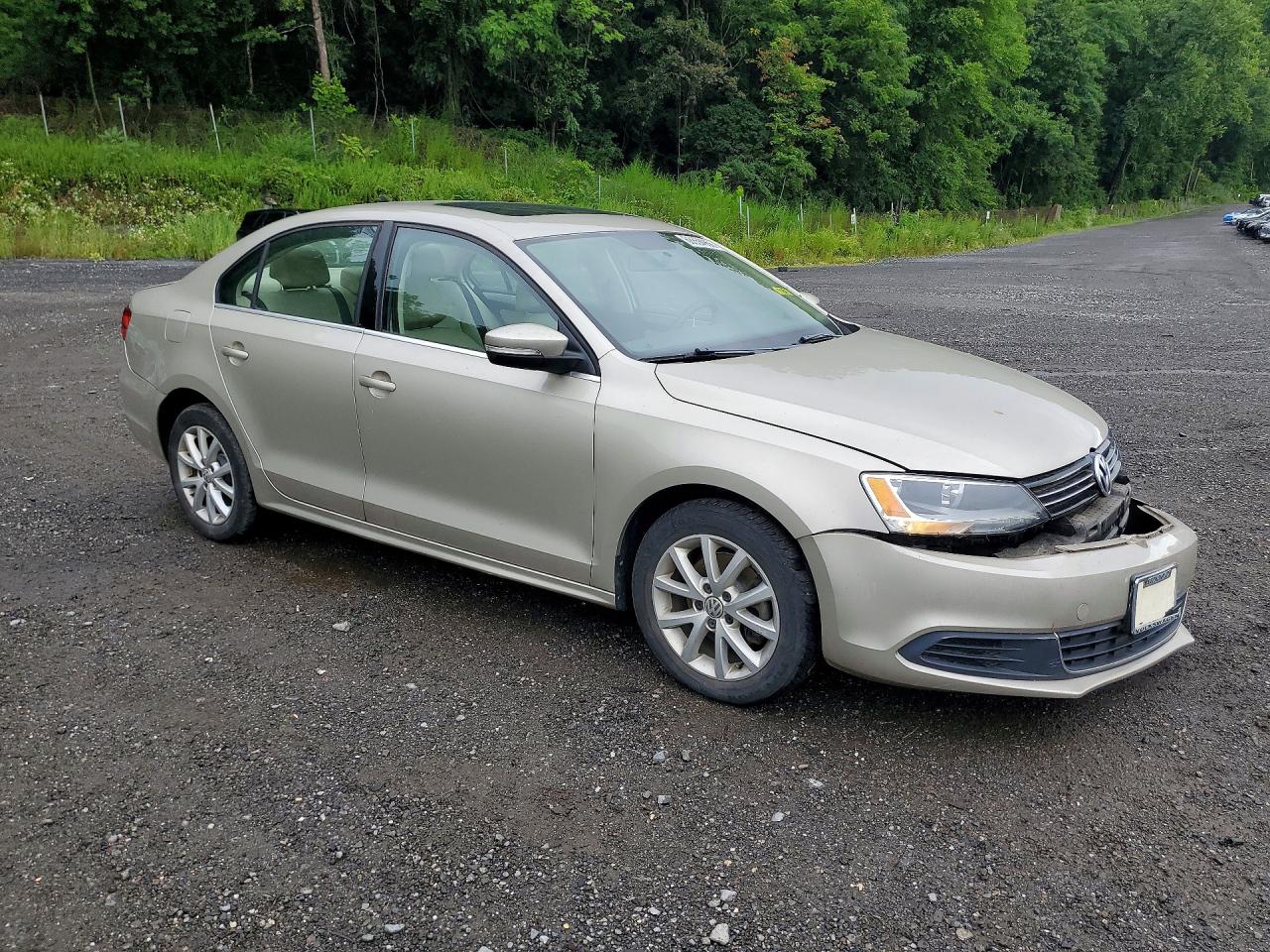 2013 Volkswagen Jetta Se Beige vin: 3VWDP7AJ3DM302542