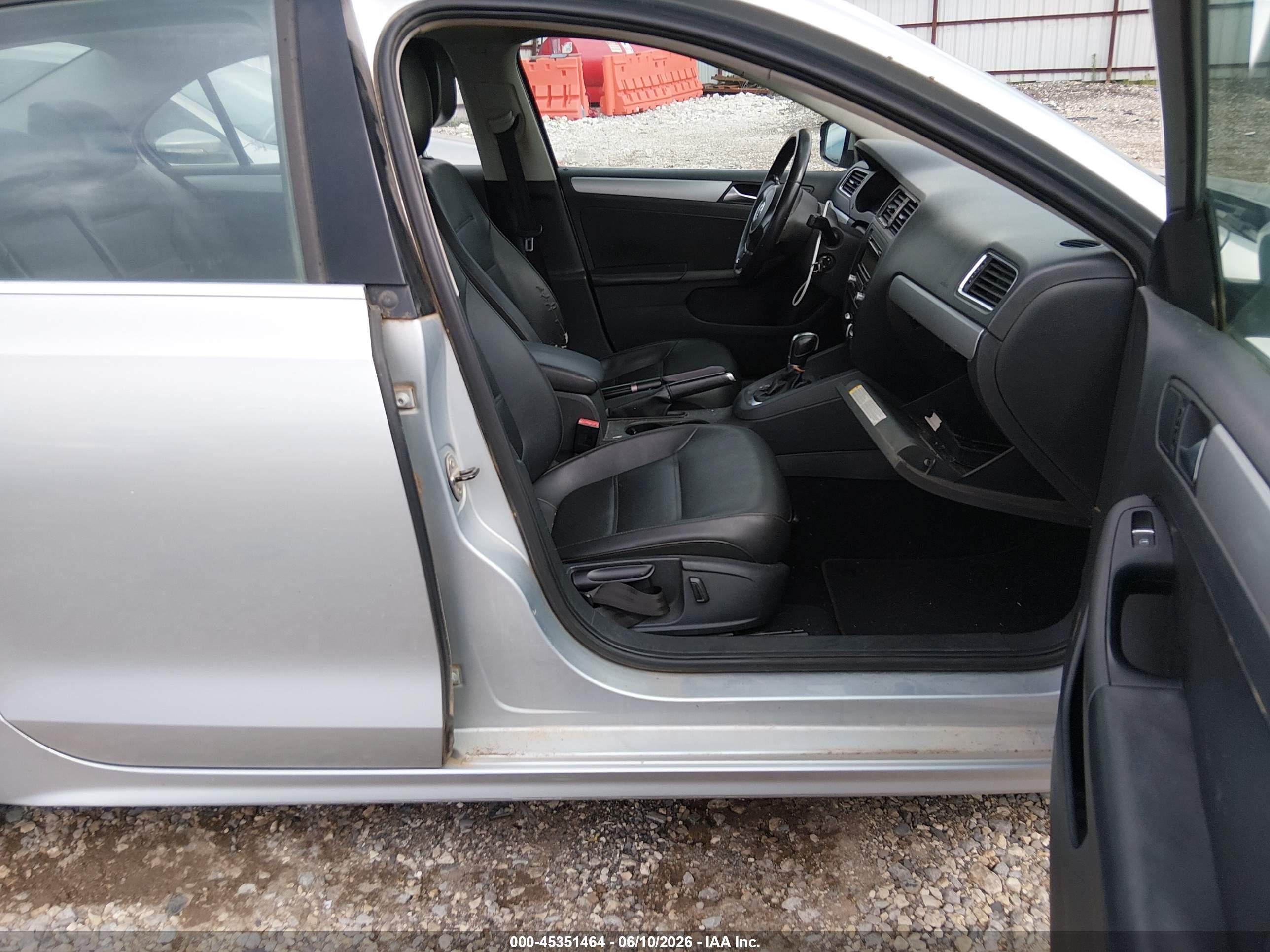 2013 Volkswagen Jetta 2.5l Se Серебряный vin: 3VWDP7AJ3DM403158