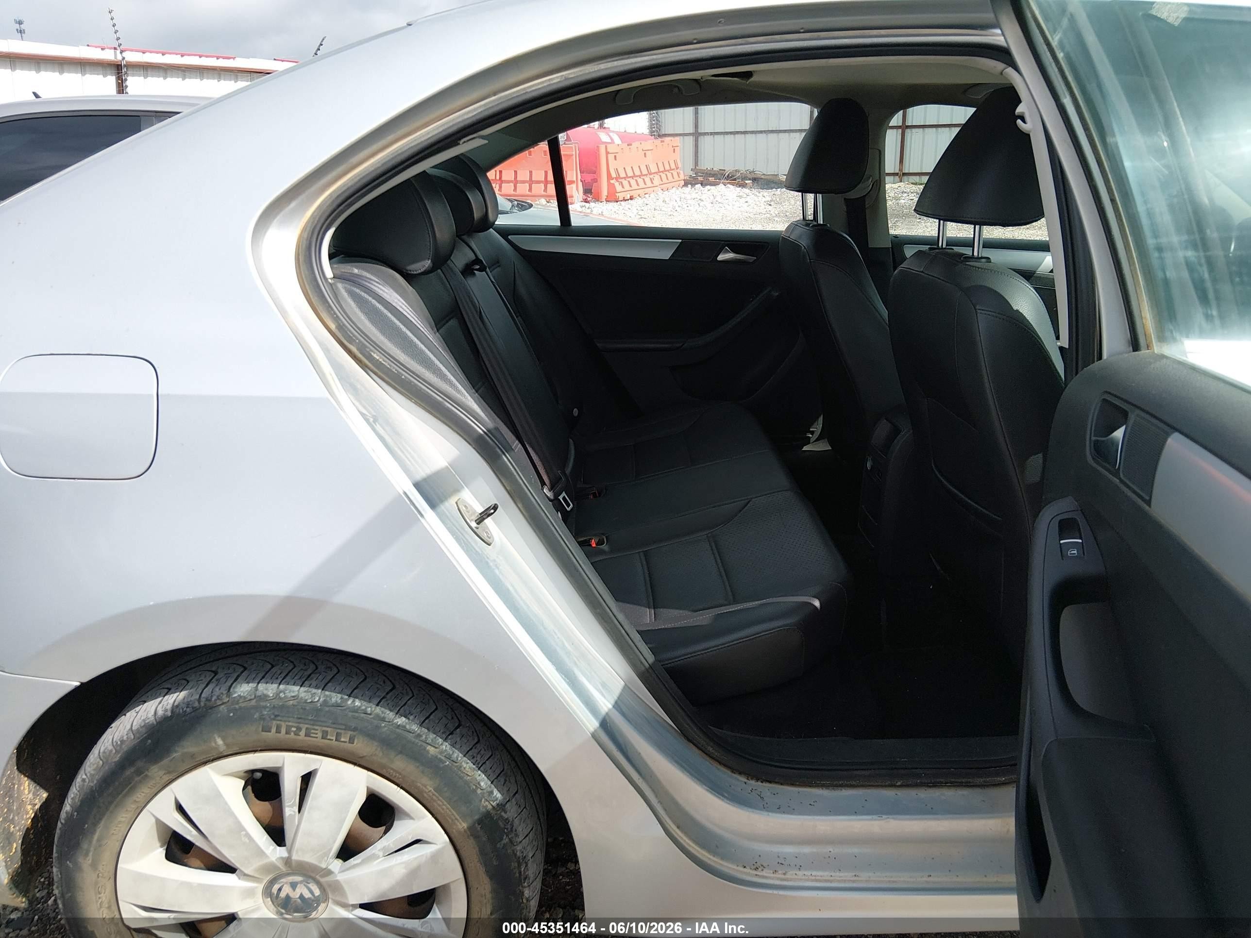 2013 Volkswagen Jetta 2.5l Se Серебряный vin: 3VWDP7AJ3DM403158
