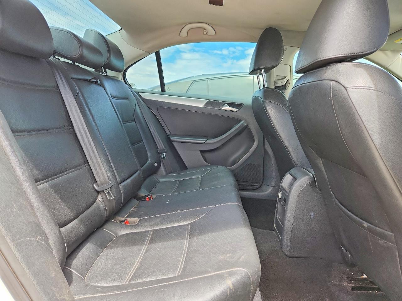 2013 Volkswagen Jetta Se White vin: 3VWDP7AJ3DM406111