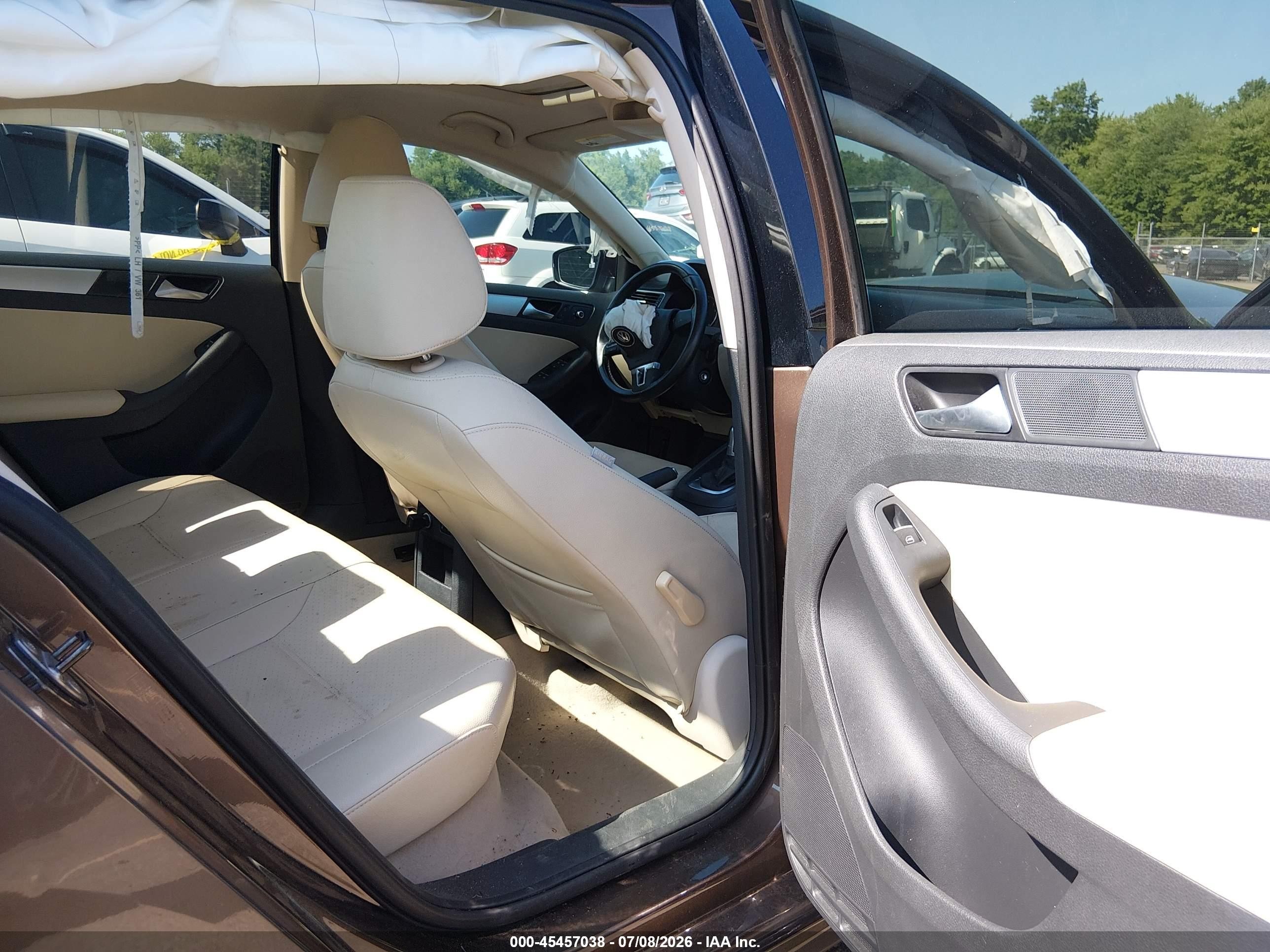 2013 Volkswagen Jetta 2.5l Se Brown vin: 3VWDP7AJ3DM450321