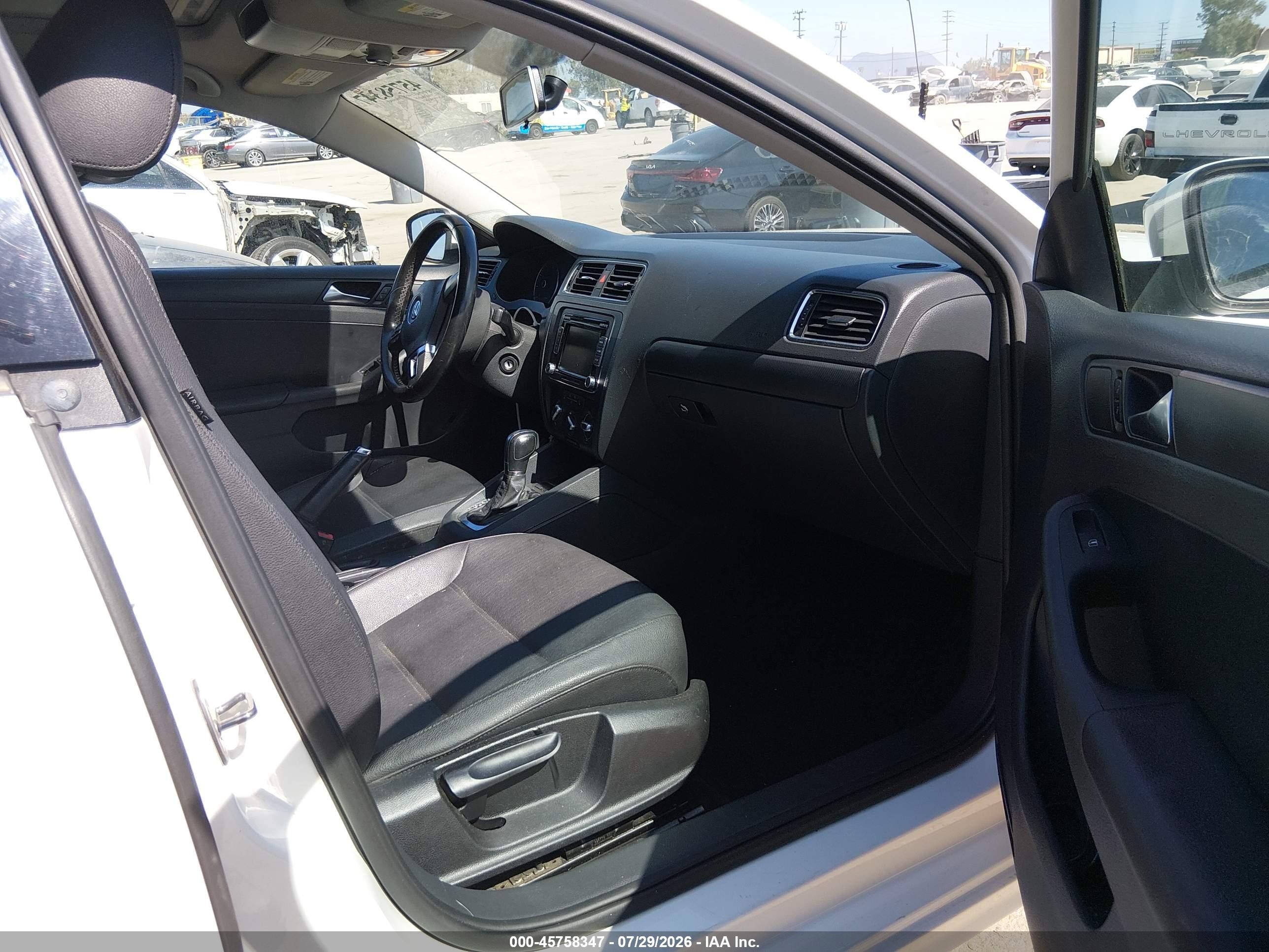 2012 Volkswagen Jetta 2.5l Se White vin: 3VWDP7AJ4CM308722
