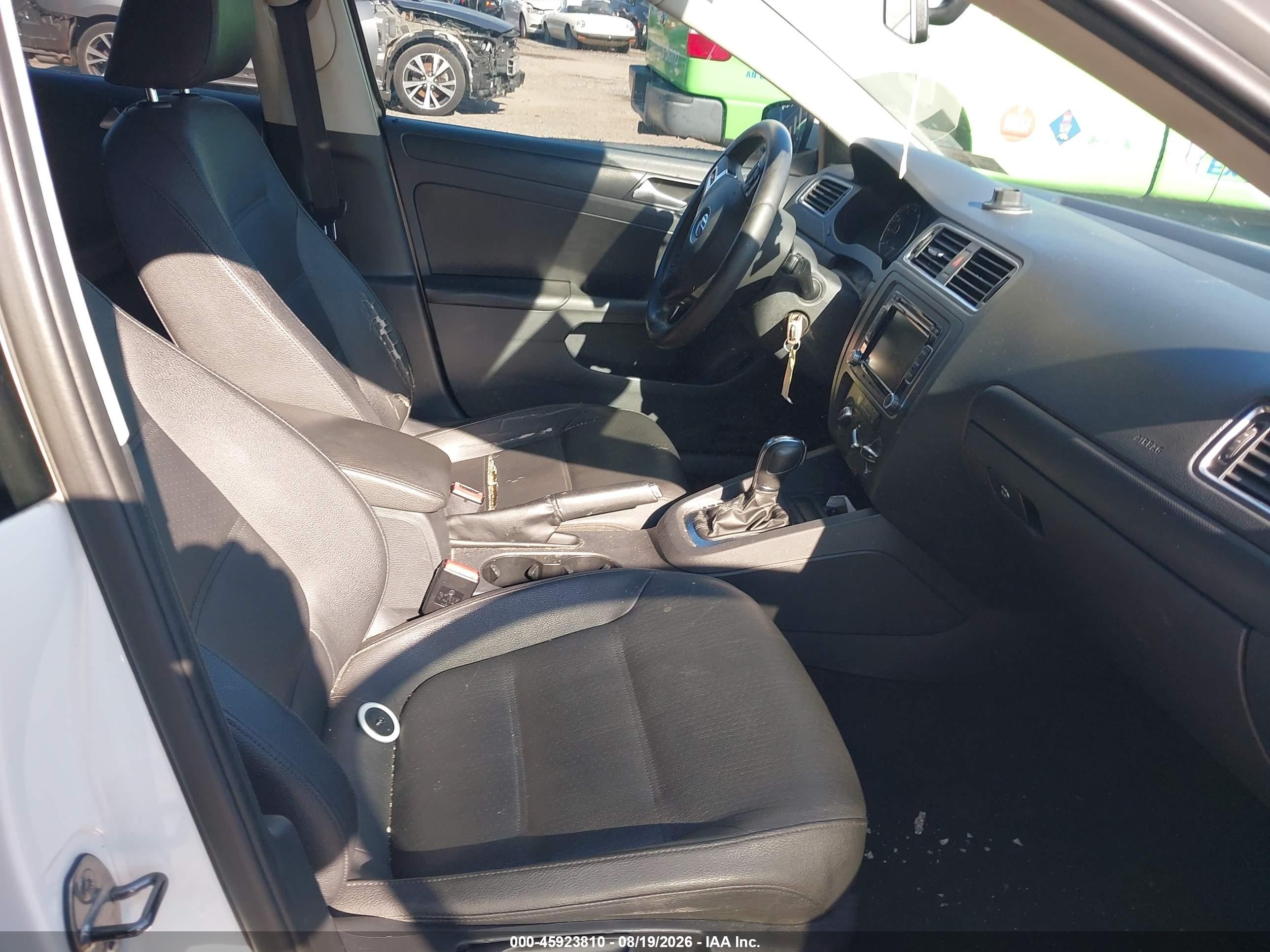 2012 Volkswagen Jetta 2.5l Se White vin: 3VWDP7AJ4CM357757