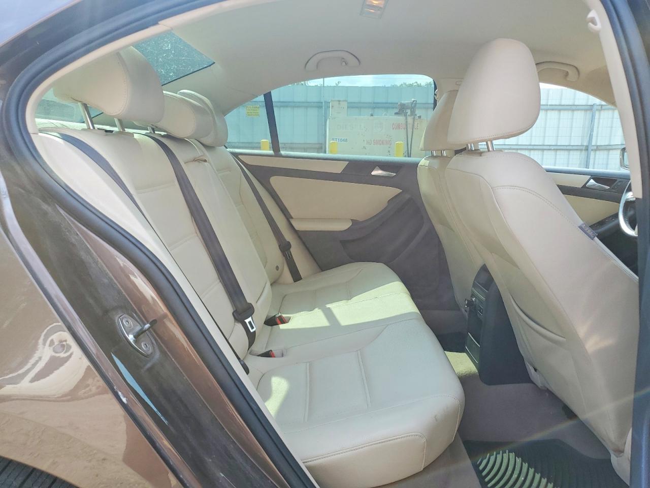 2012 Volkswagen Jetta Se Brown vin: 3VWDP7AJ4CM418346
