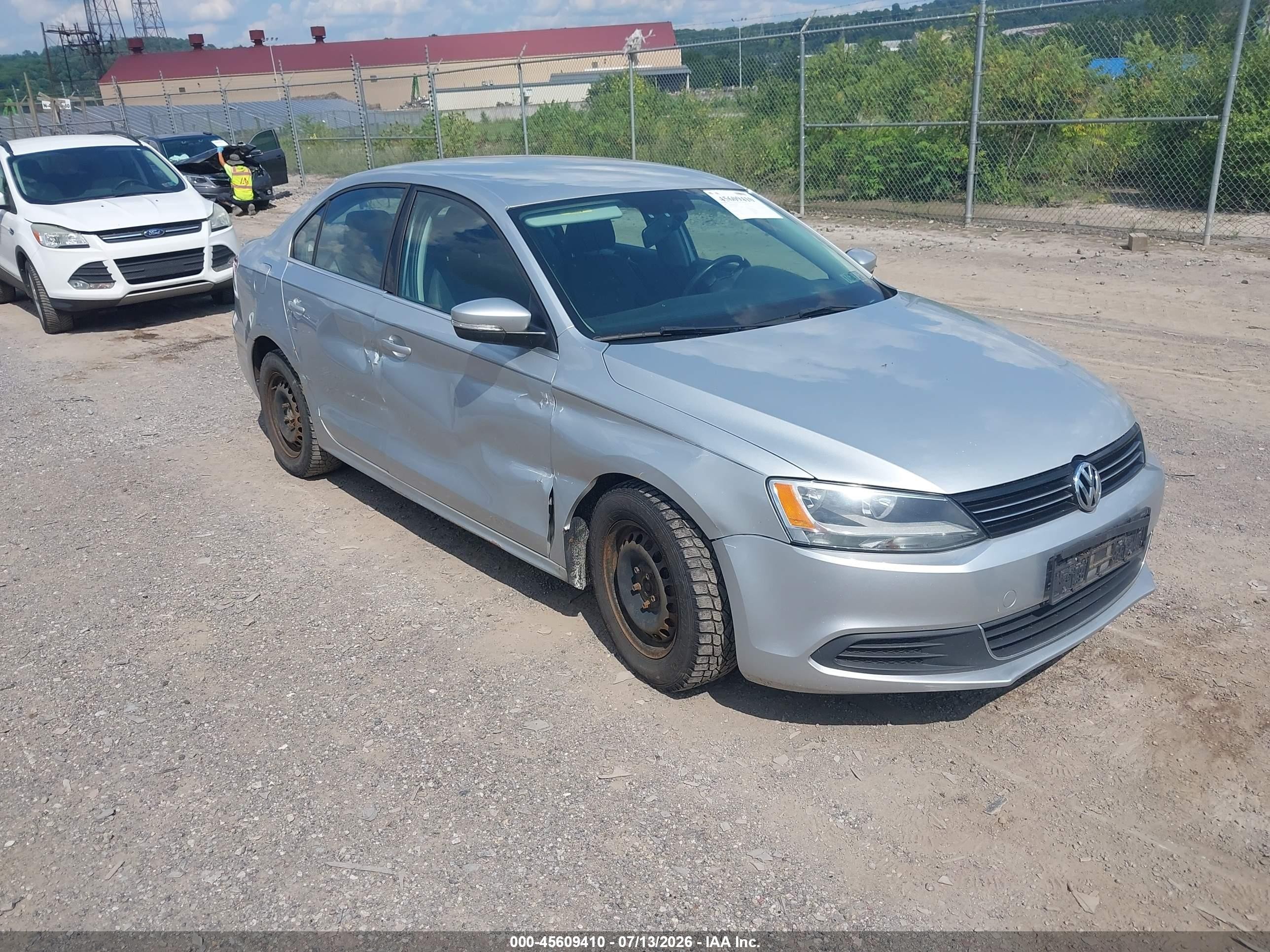 2013 Volkswagen Jetta 2.5l Se Silver vin: 3VWDP7AJ4DM200215