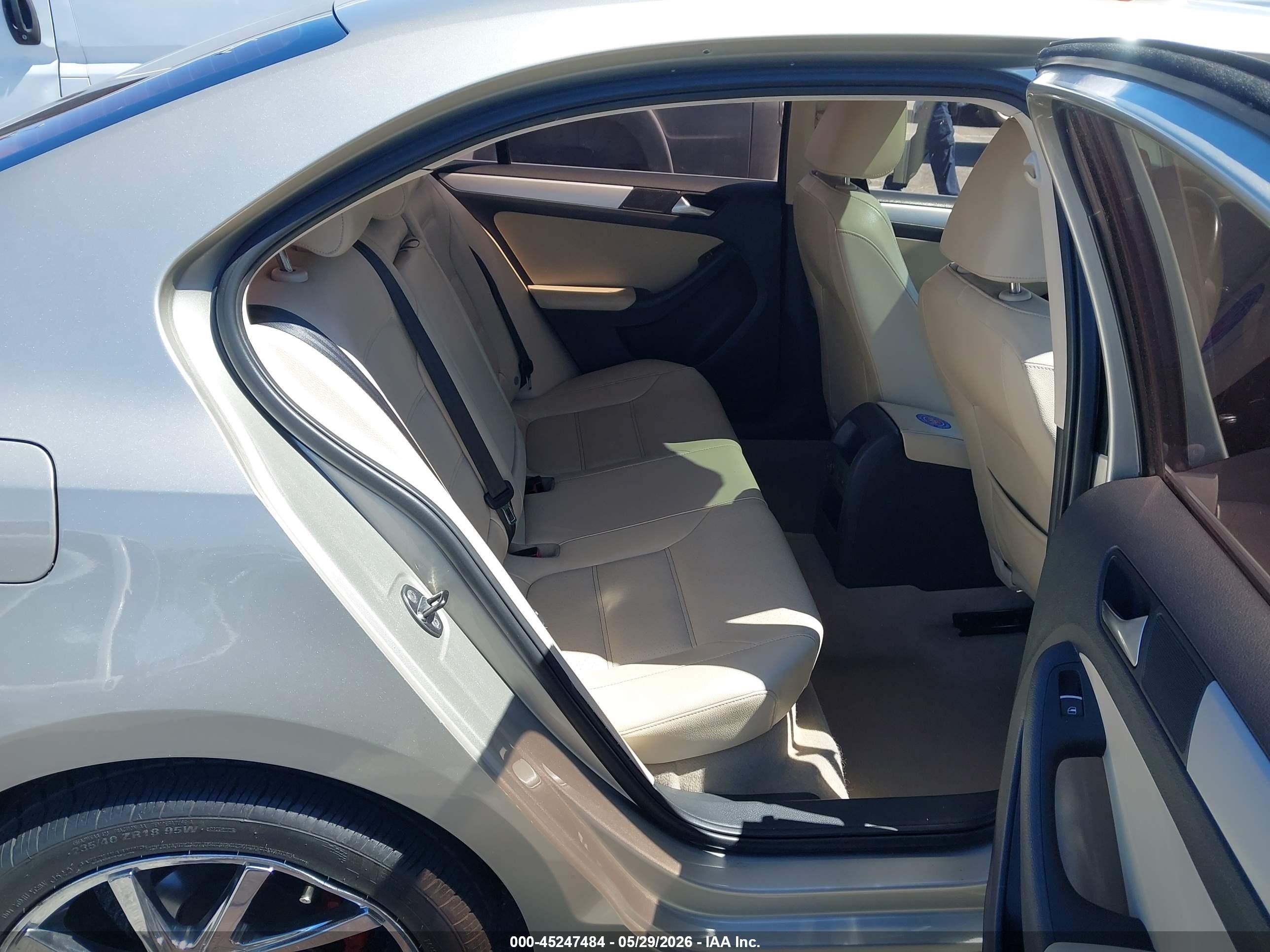 2013 Volkswagen Jetta 2.5l Se Champagne vin: 3VWDP7AJ4DM236924
