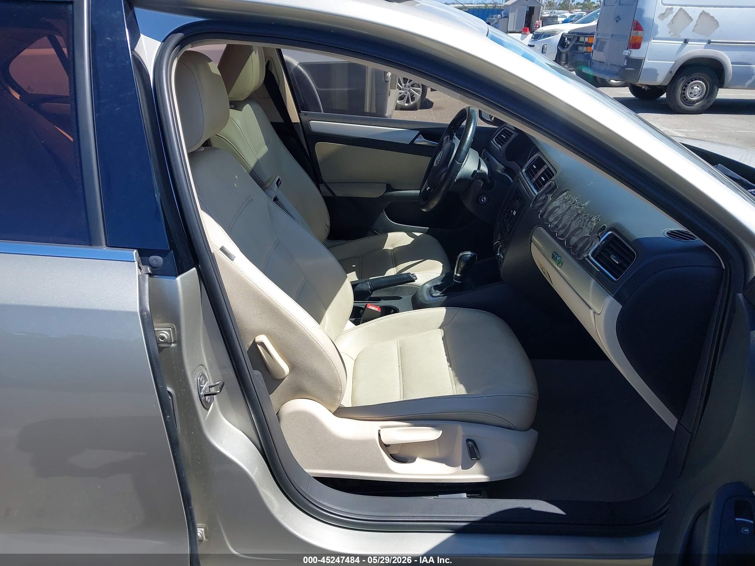 2013 Volkswagen Jetta 2.5l Se Champagne vin: 3VWDP7AJ4DM236924