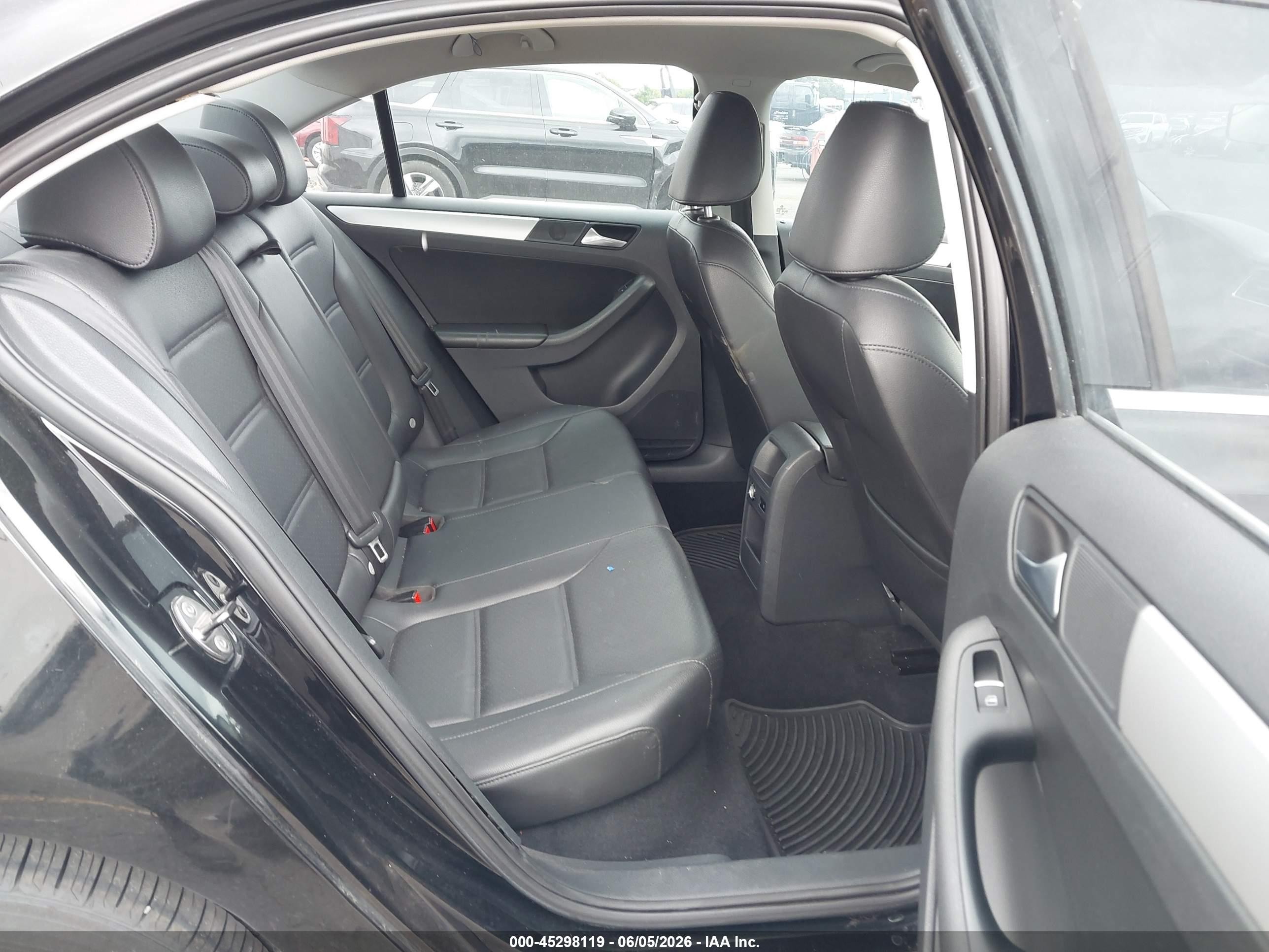 2013 Volkswagen Jetta 2.5l Se Black vin: 3VWDP7AJ4DM248927