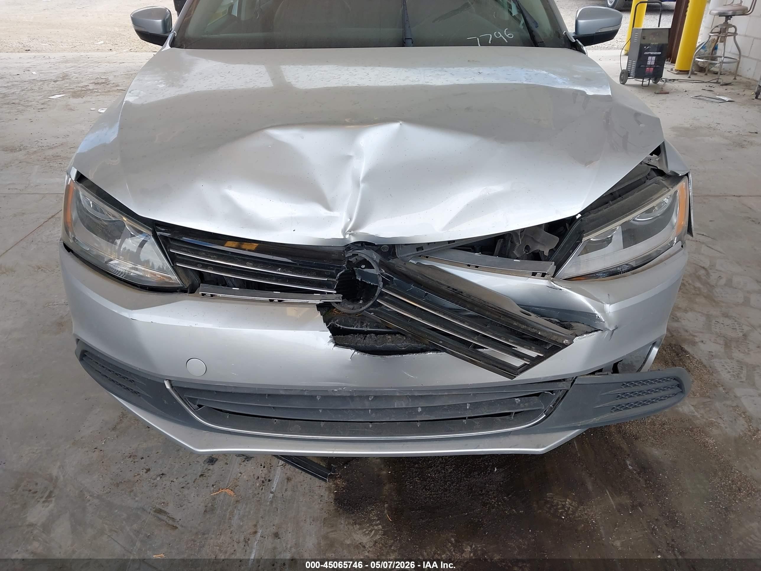 2013 Volkswagen Jetta 2.5l Se Silver vin: 3VWDP7AJ4DM307796