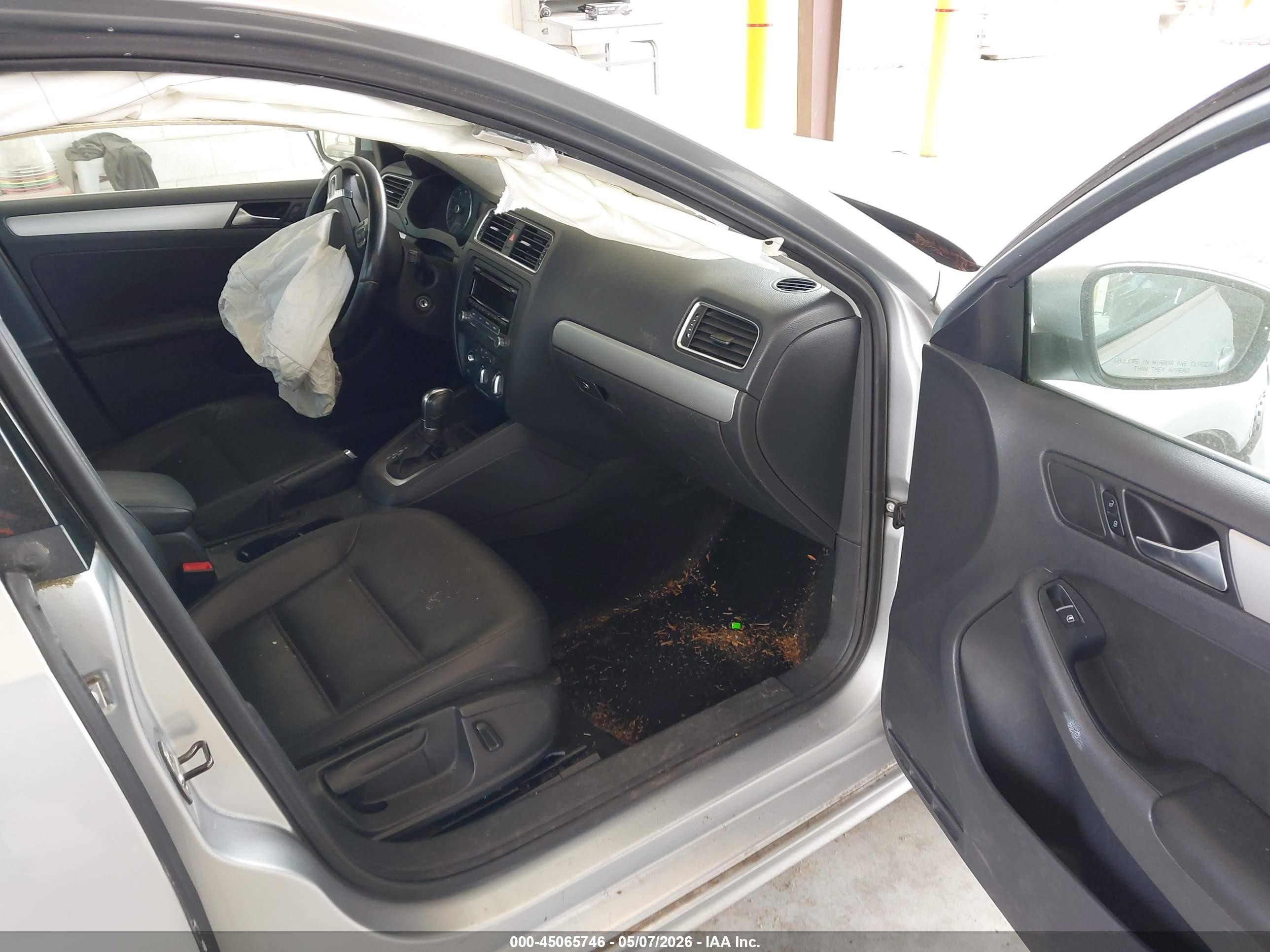 2013 Volkswagen Jetta 2.5l Se Silver vin: 3VWDP7AJ4DM307796